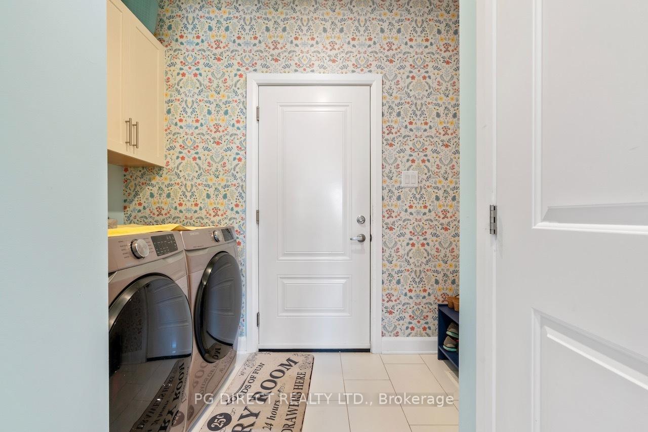 Photo 19 of 34 Senators Gate Drive, Perth — HOMEH