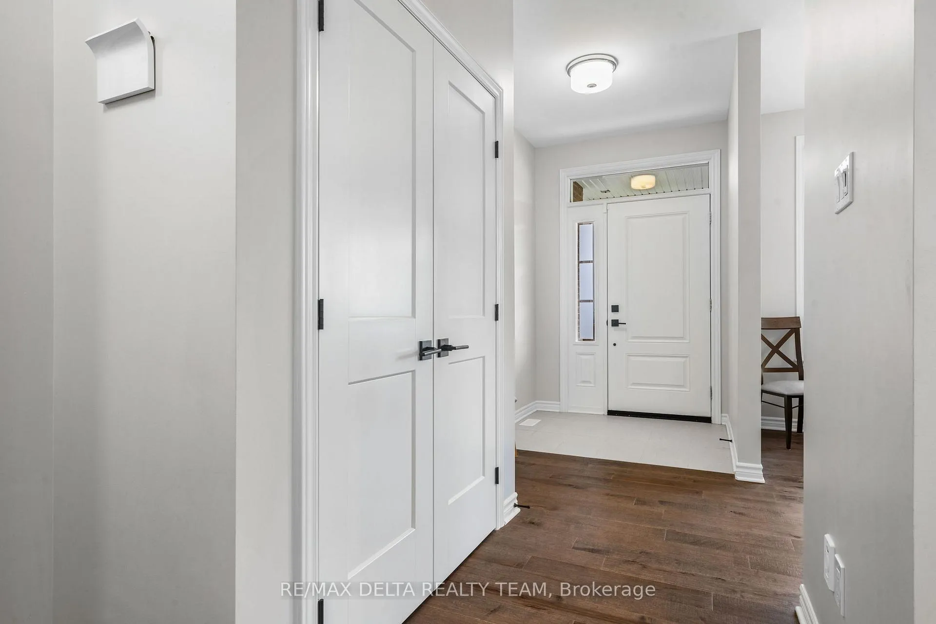 Photo 7 of 851 Tewin Circle, Ottawa, Camelot — HOMEH