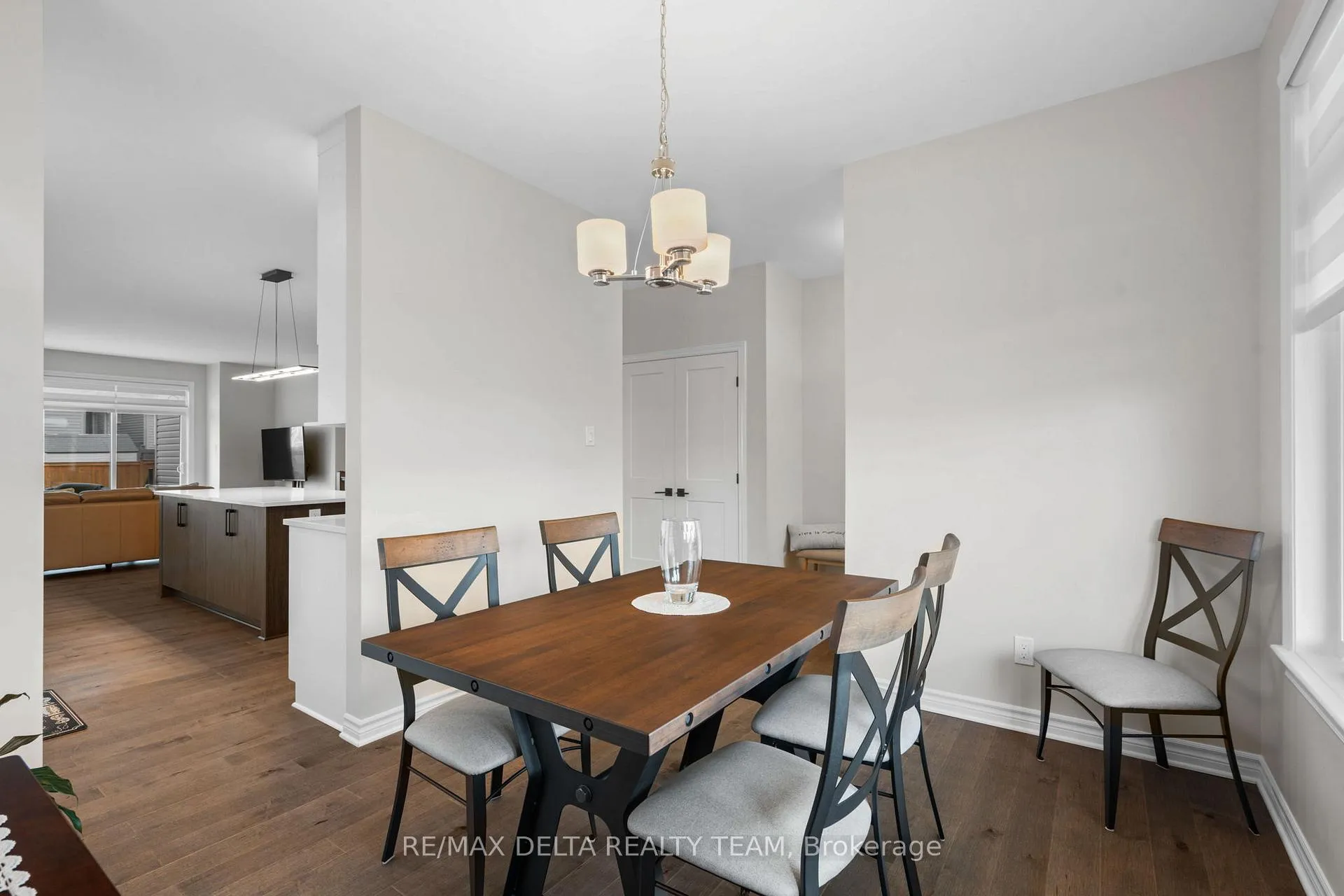 Photo 9 of 851 Tewin Circle, Ottawa, Camelot — HOMEH