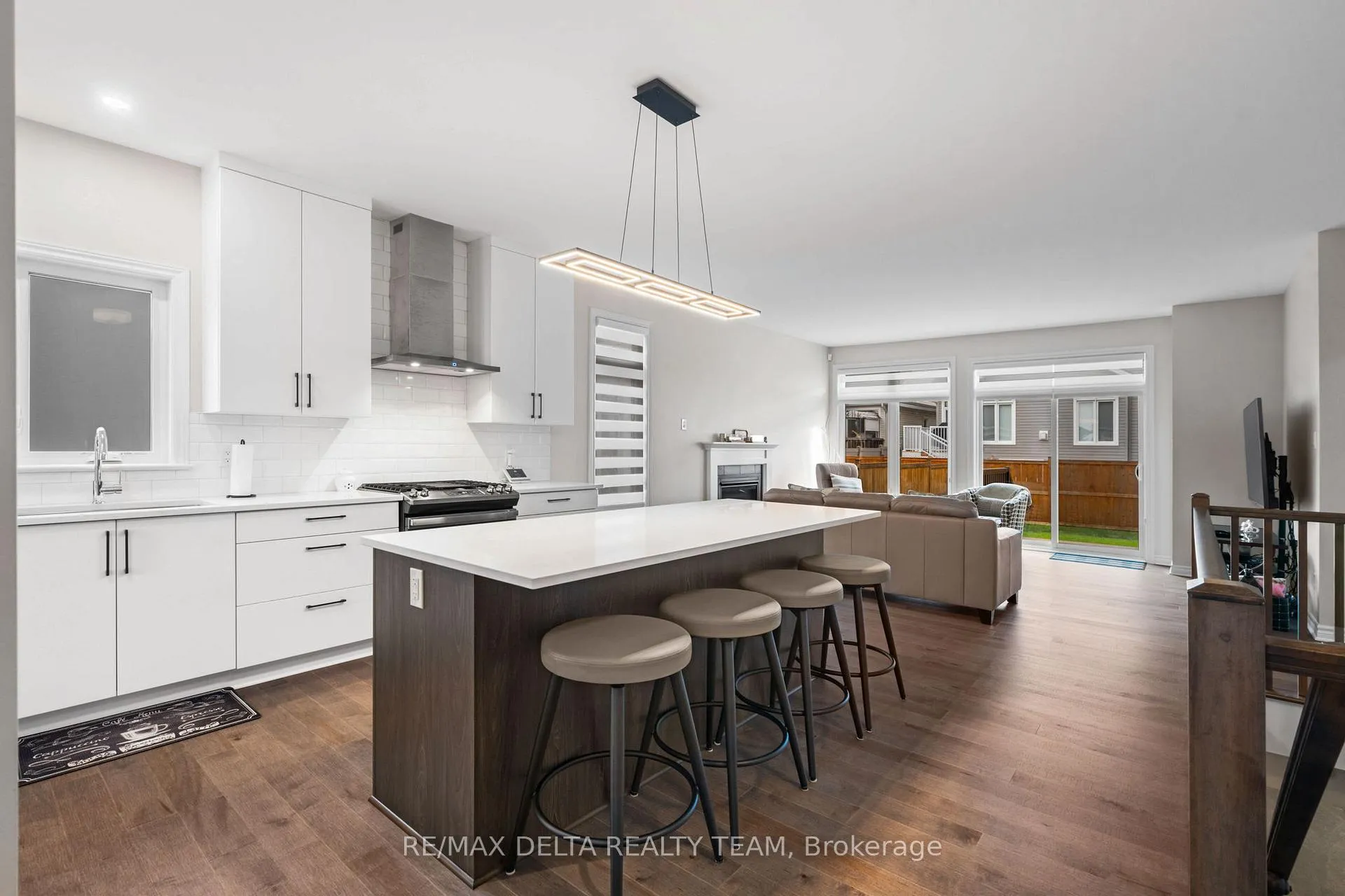 Photo 10 of 851 Tewin Circle, Ottawa, Camelot — HOMEH