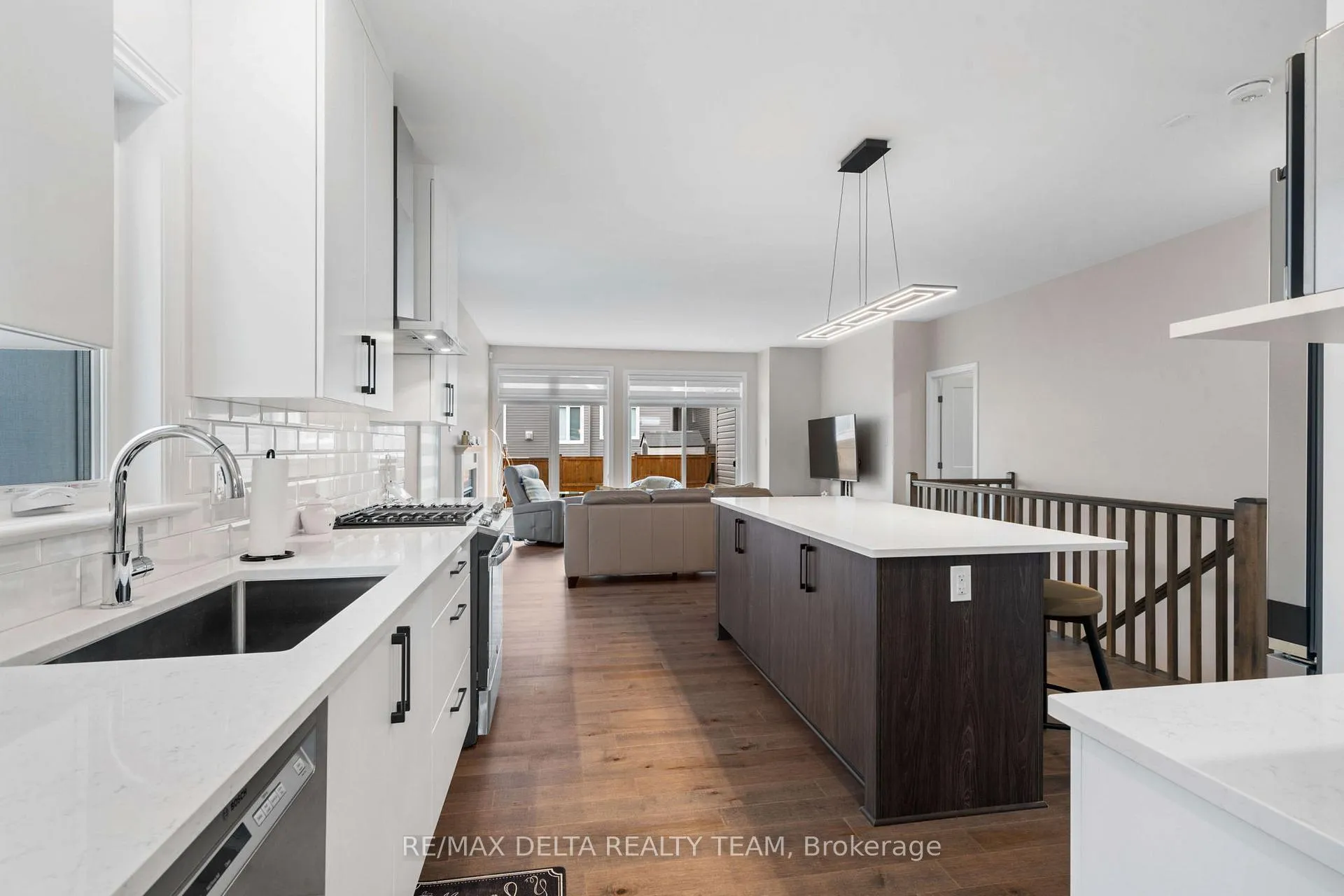 Photo 13 of 851 Tewin Circle, Ottawa, Camelot — HOMEH