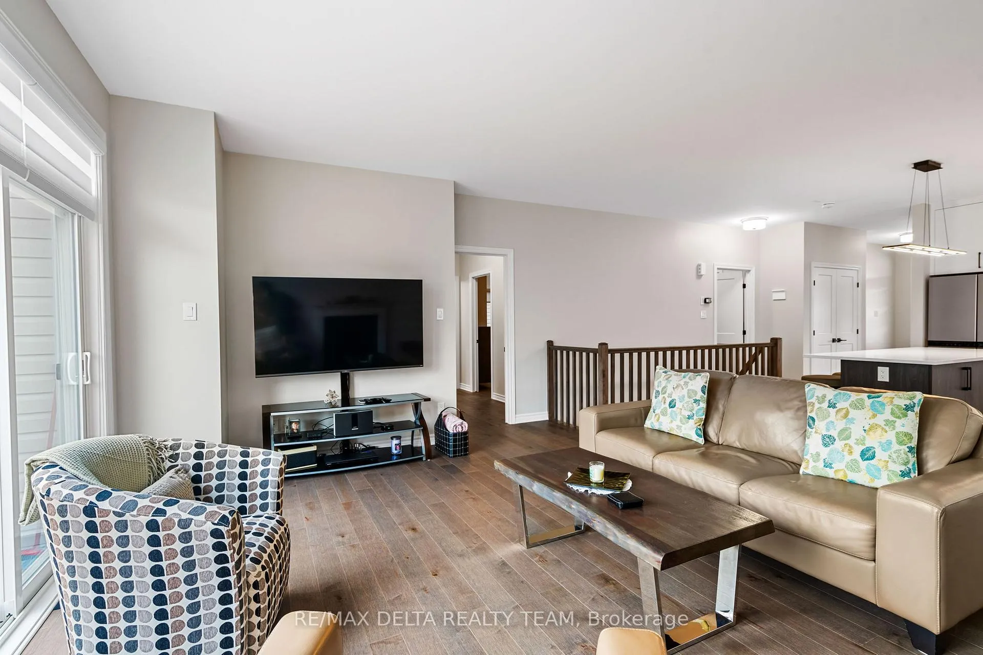 Photo 18 of 851 Tewin Circle, Ottawa, Camelot — HOMEH