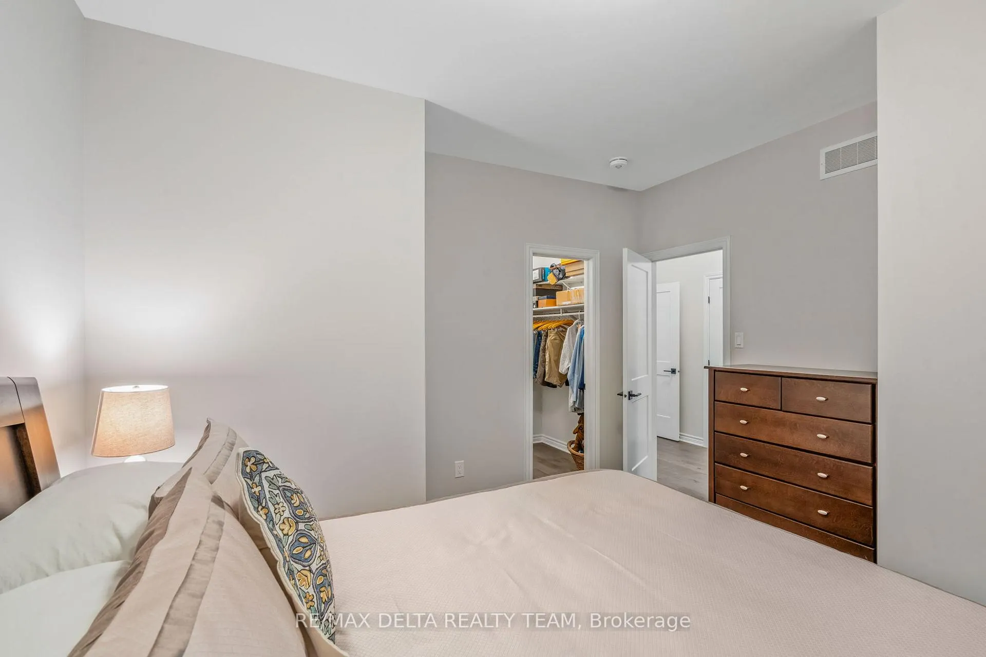 Photo 27 of 851 Tewin Circle, Ottawa, Camelot — HOMEH