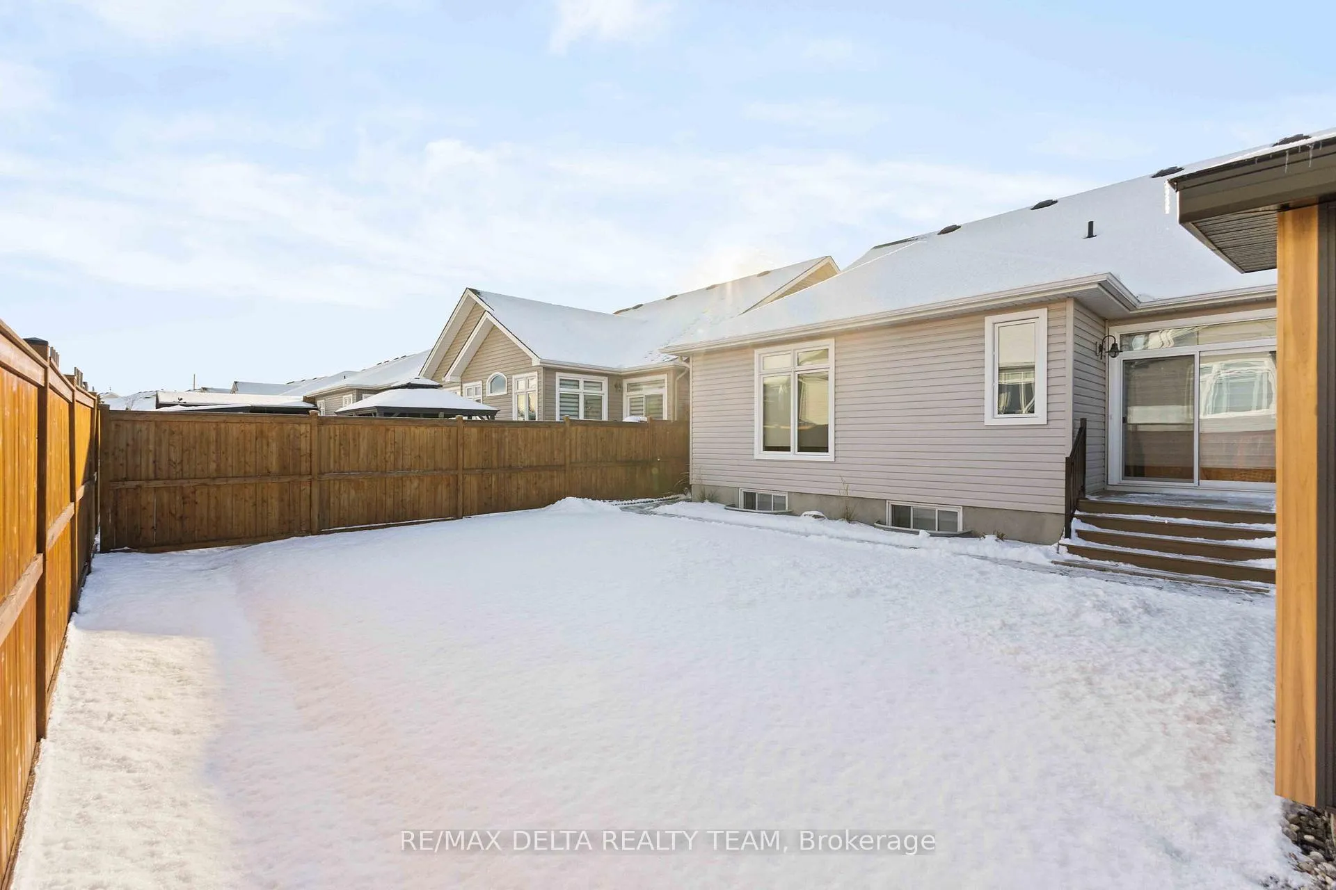 Photo 37 of 851 Tewin Circle, Ottawa, Camelot — HOMEH