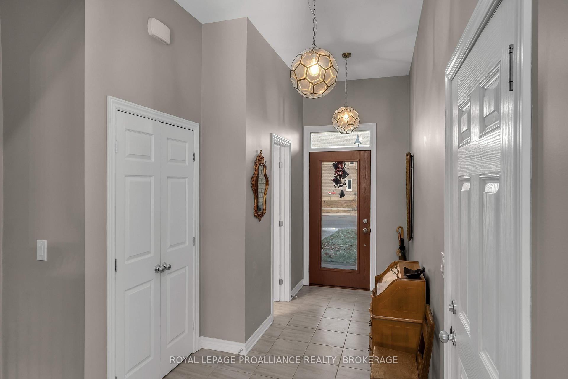 Photo 2 of 1349 Tremont Drive, Kingston, City Northwest — HOMEH