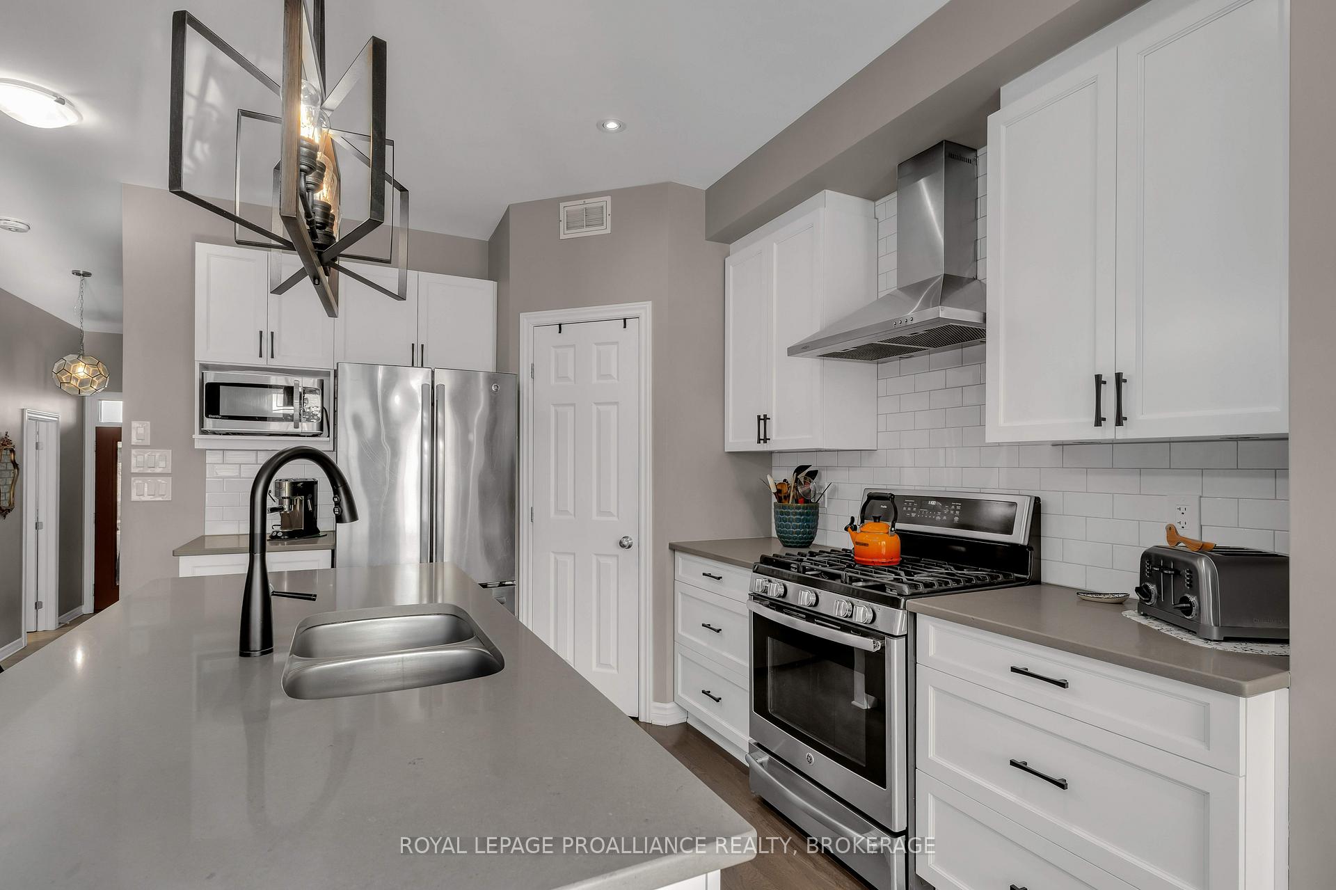 Photo 7 of 1349 Tremont Drive, Kingston, City Northwest — HOMEH