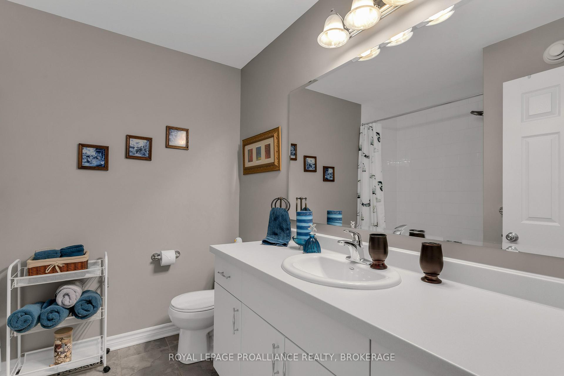 Photo 15 of 1349 Tremont Drive, Kingston, City Northwest — HOMEH