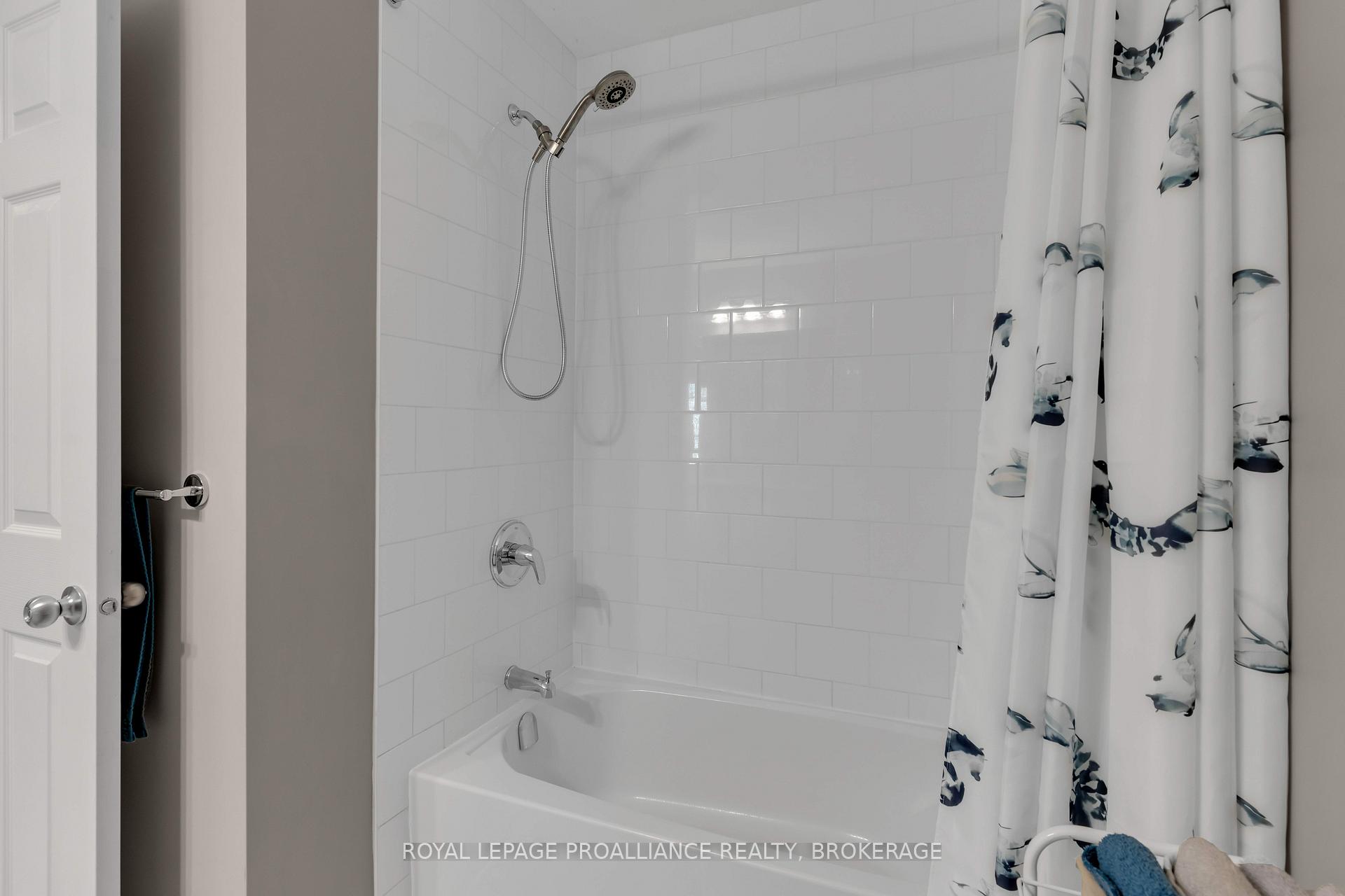 Photo 16 of 1349 Tremont Drive, Kingston, City Northwest — HOMEH