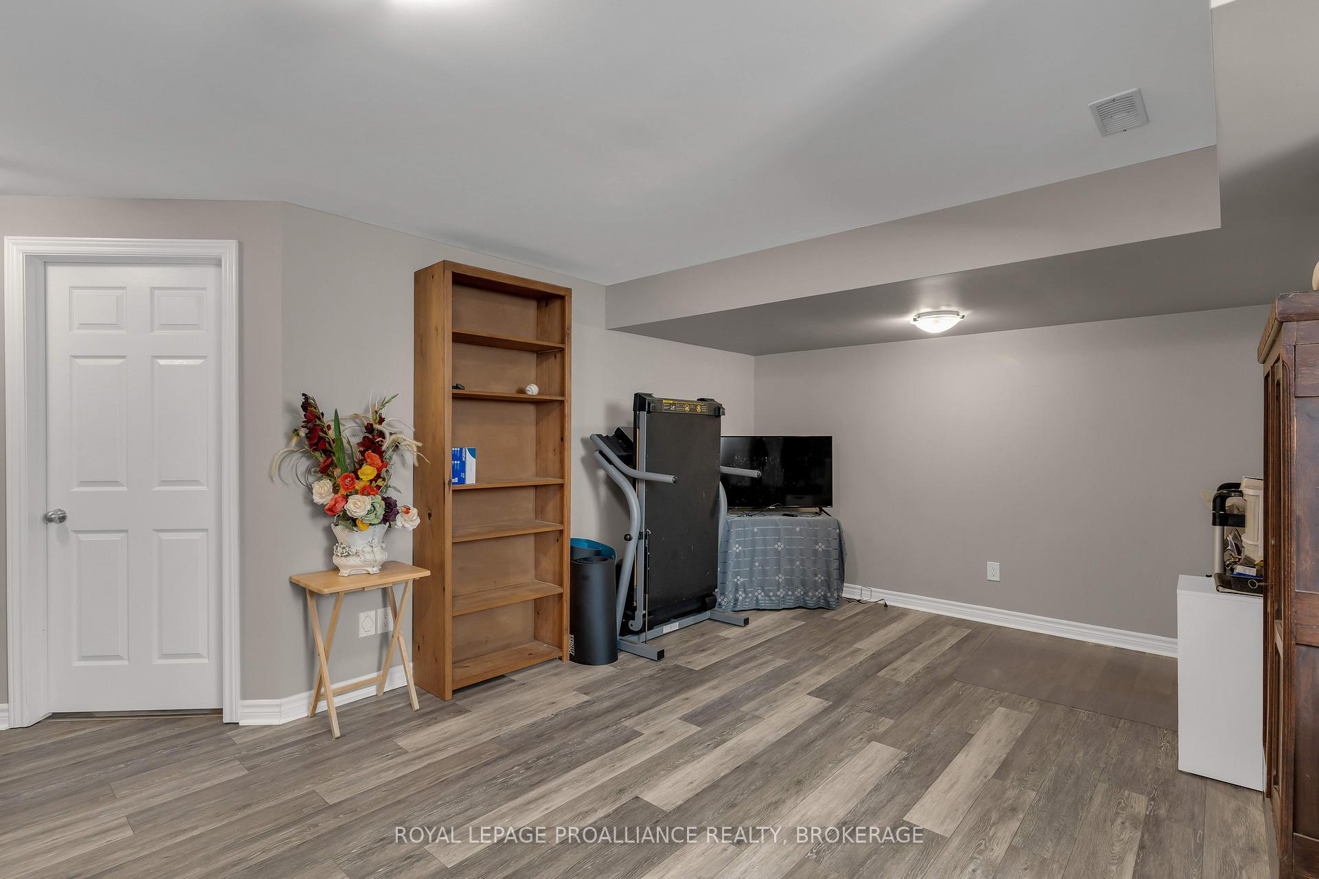 Photo 28 of 1349 Tremont Drive, Kingston, City Northwest — HOMEH
