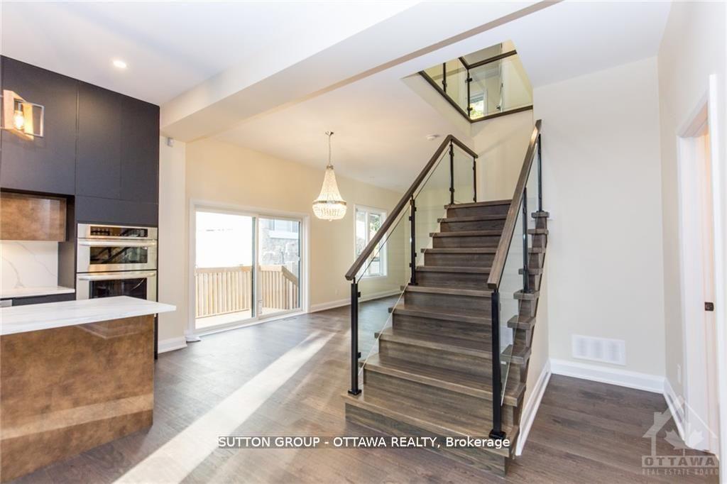 Photo 11 of 571 Mutual Street, Ottawa, Overbrook/Castle Heights — HOMEH