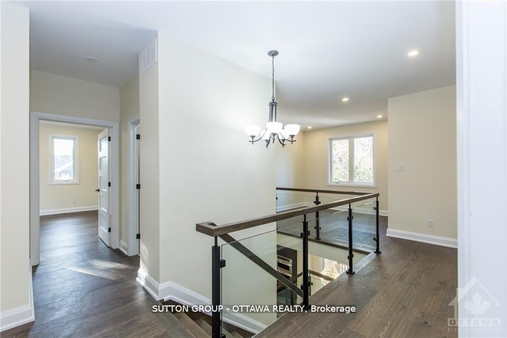Photo 13 of 571 Mutual Street, Ottawa, Overbrook/Castle Heights — HOMEH