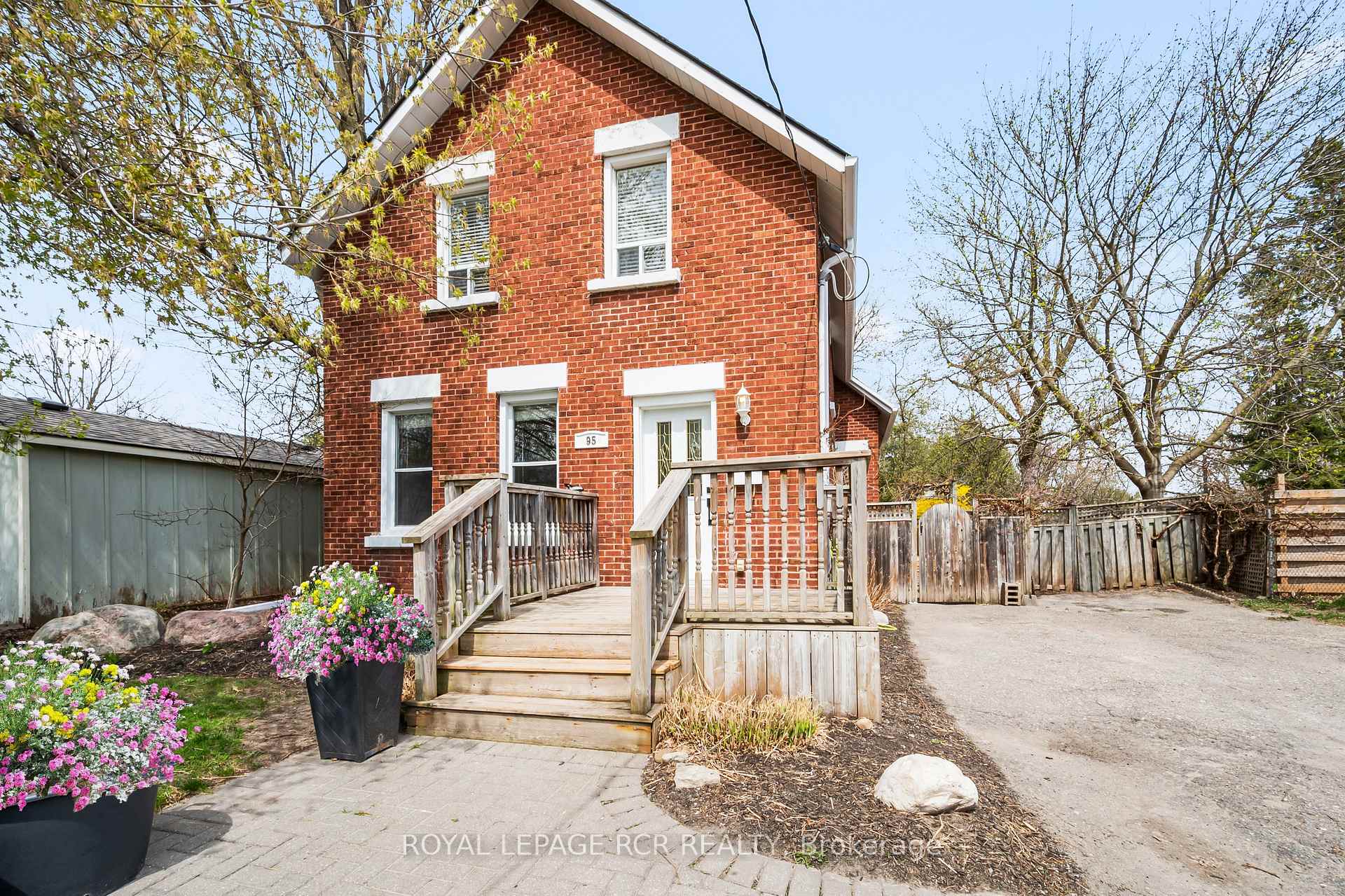 Front of Unit Upper, 95 Mill Street