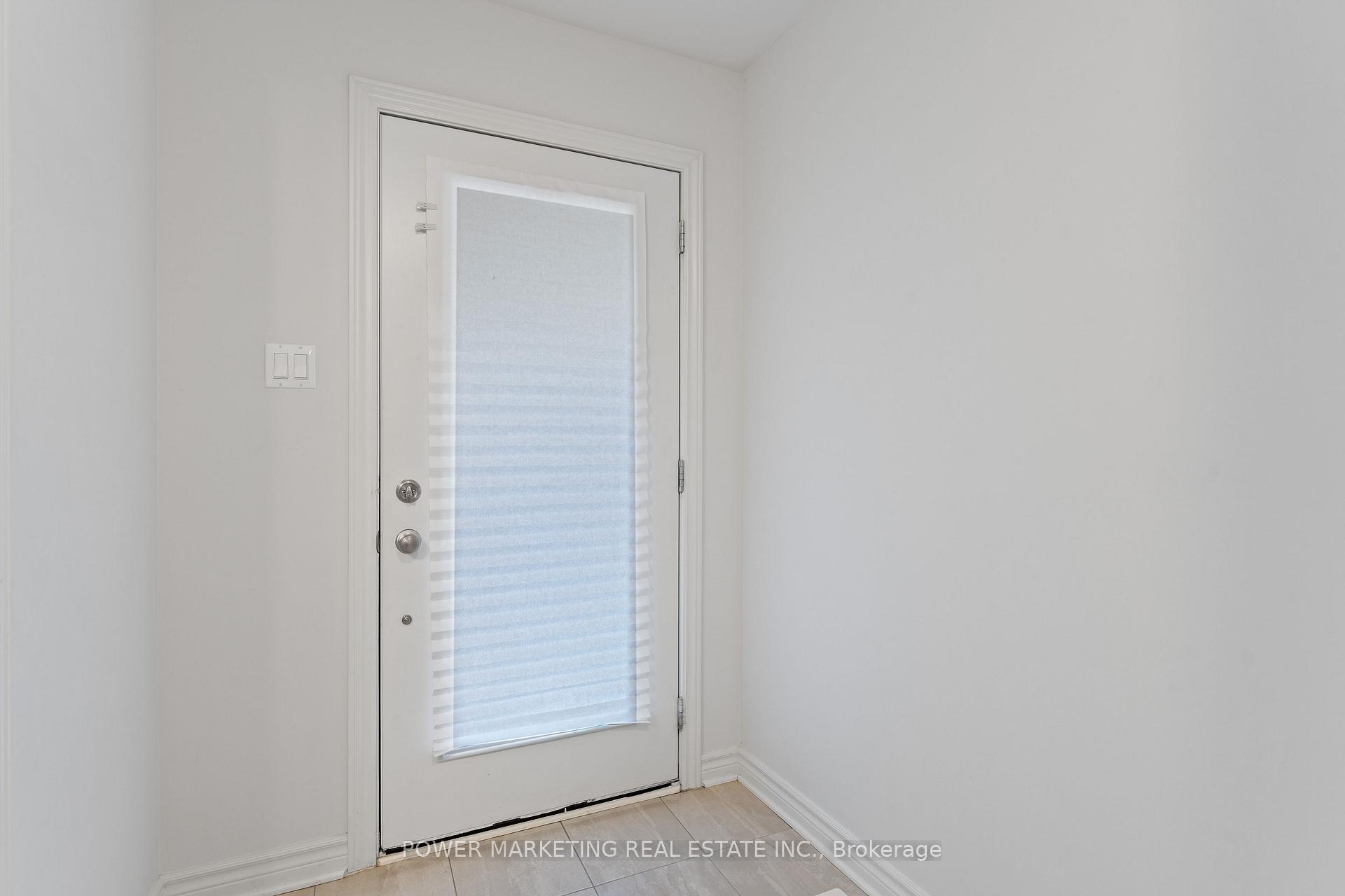 Photo 4 of 875 Couloir Road, Ottawa, Mer Bleue/Bradley Estates/Anderson Park — HOMEH