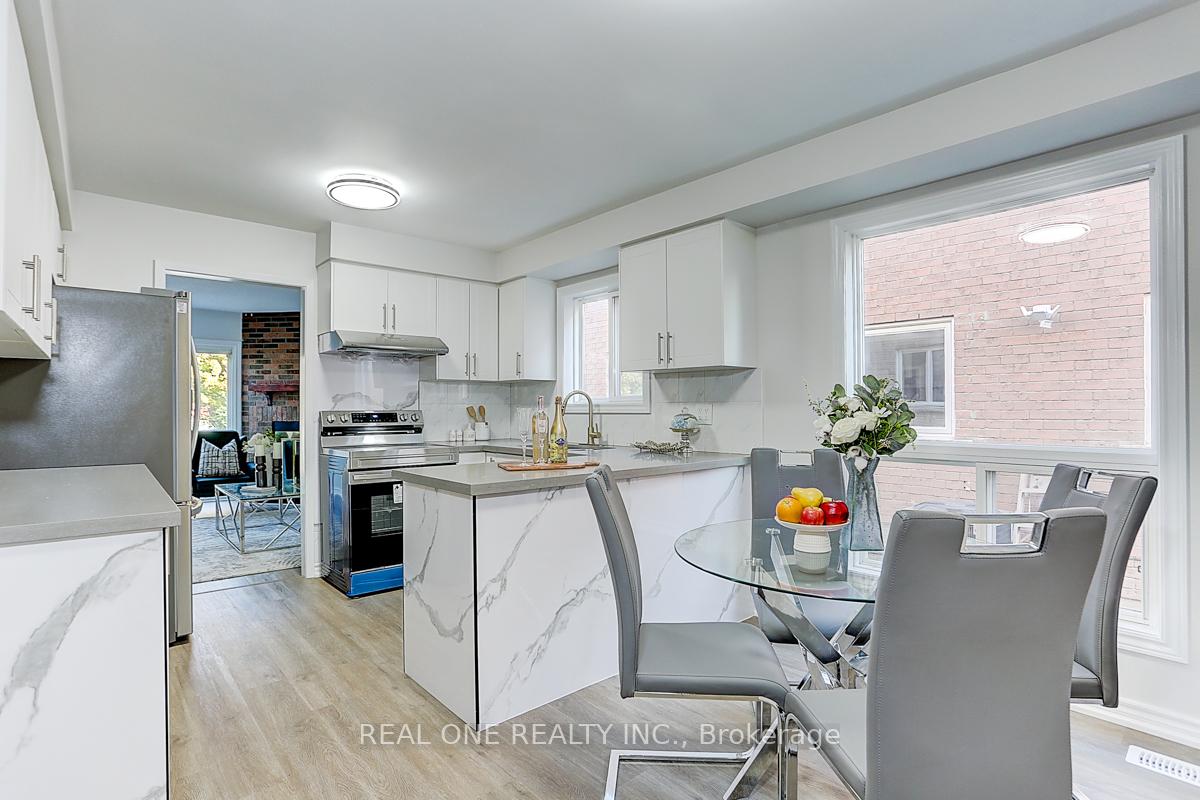 Photo 10 of 113 Beckwith Crescent, Markham, Milliken Mills East — HOMEH