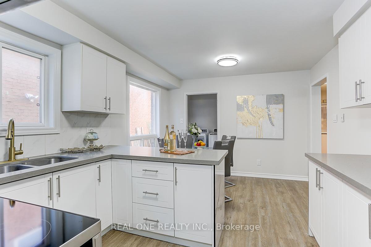 Photo 12 of 113 Beckwith Crescent, Markham, Milliken Mills East — HOMEH