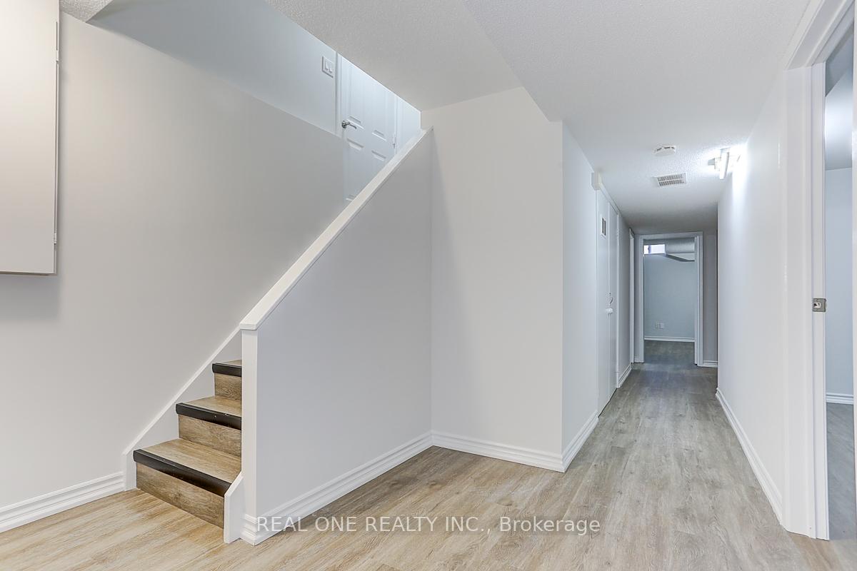 Photo 24 of 113 Beckwith Crescent, Markham, Milliken Mills East — HOMEH