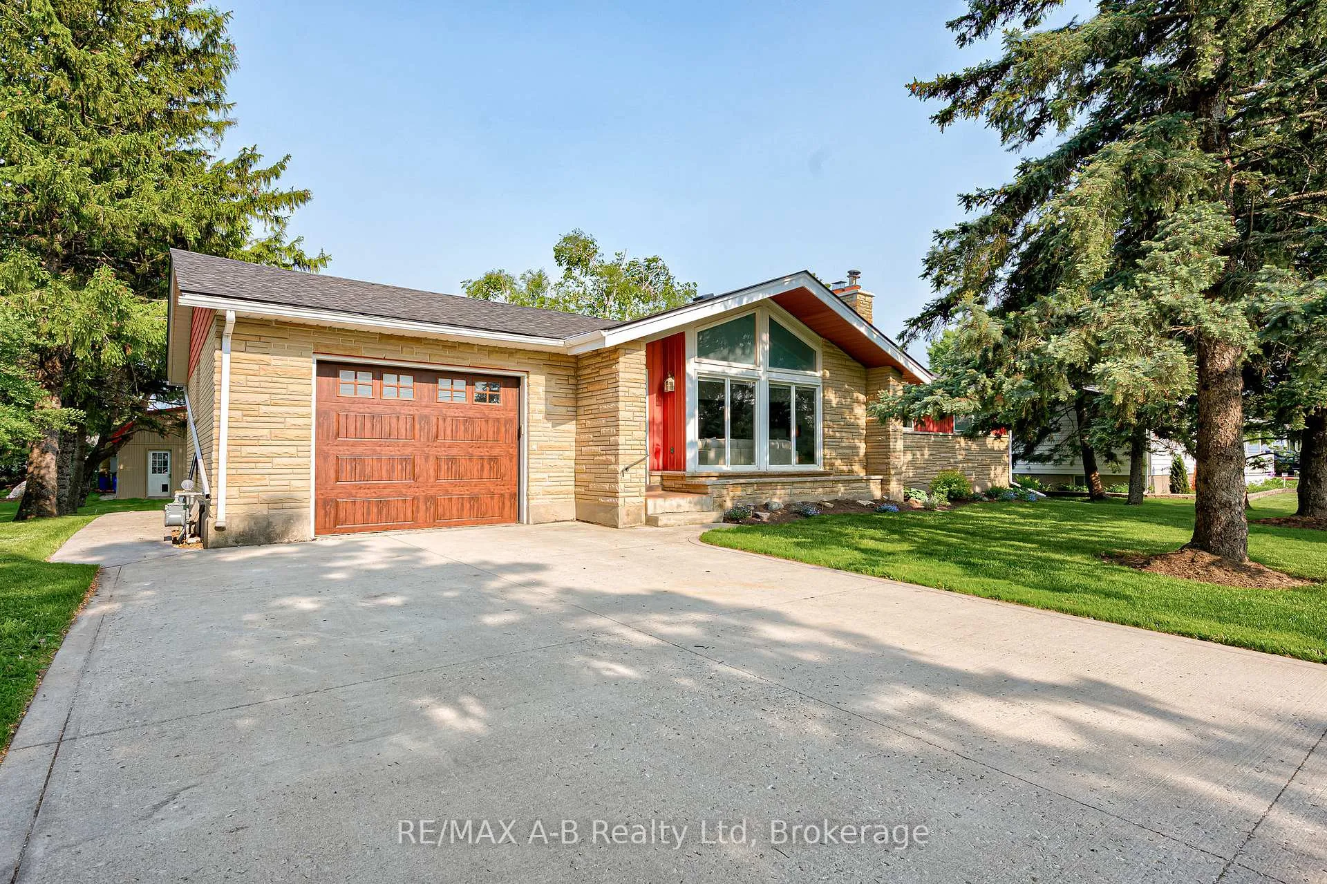 Front of 3981 111 Road