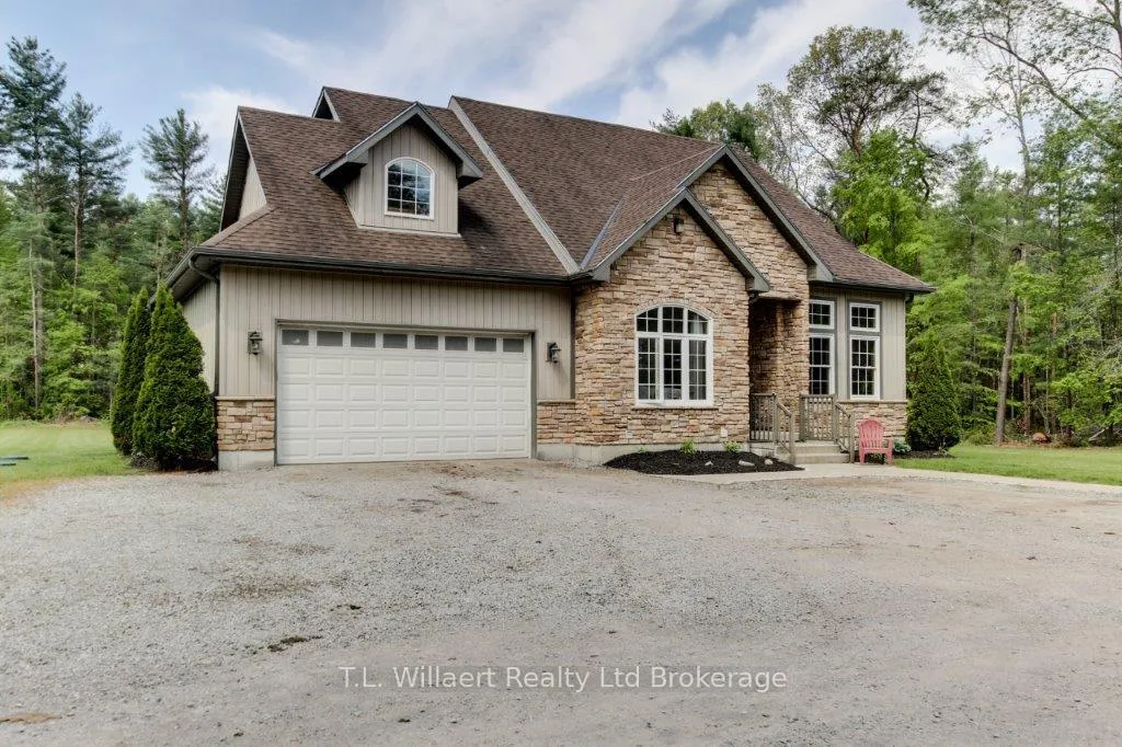 Photo 1 of 21 Charlton Street, Norfolk, Simcoe — HOMEH