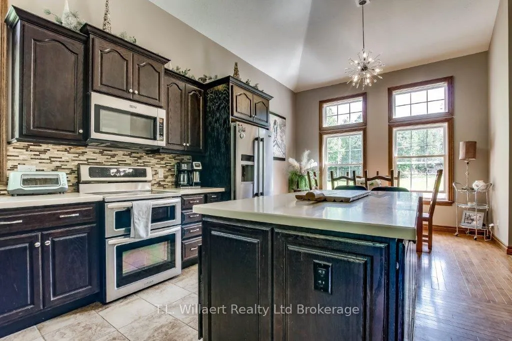 Photo 5 of 21 Charlton Street, Norfolk, Simcoe — HOMEH