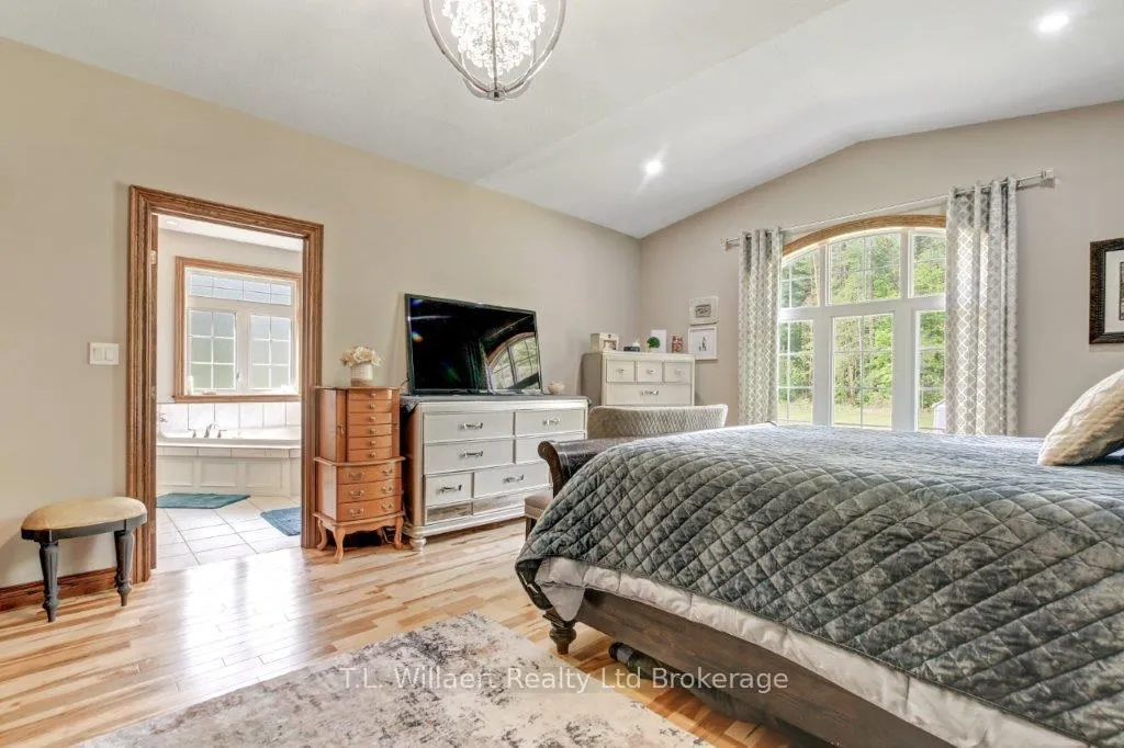 Photo 9 of 21 Charlton Street, Norfolk, Simcoe — HOMEH