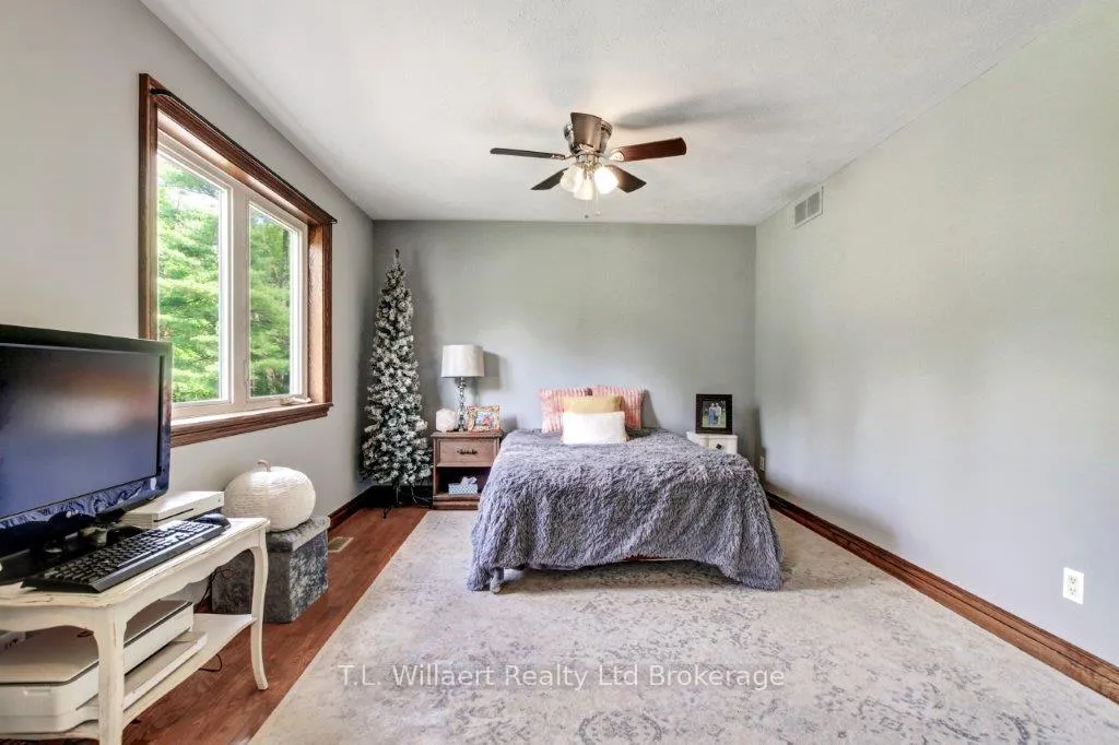 Photo 17 of 21 Charlton Street, Norfolk, Simcoe — HOMEH