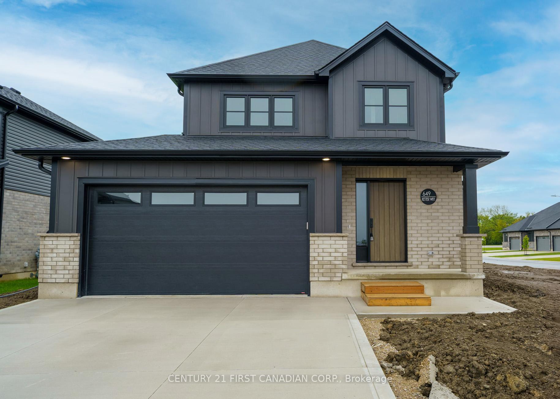 Photo 1 of 27 Postma Crescent, North Middlesex, Alisa Craig — HOMEH