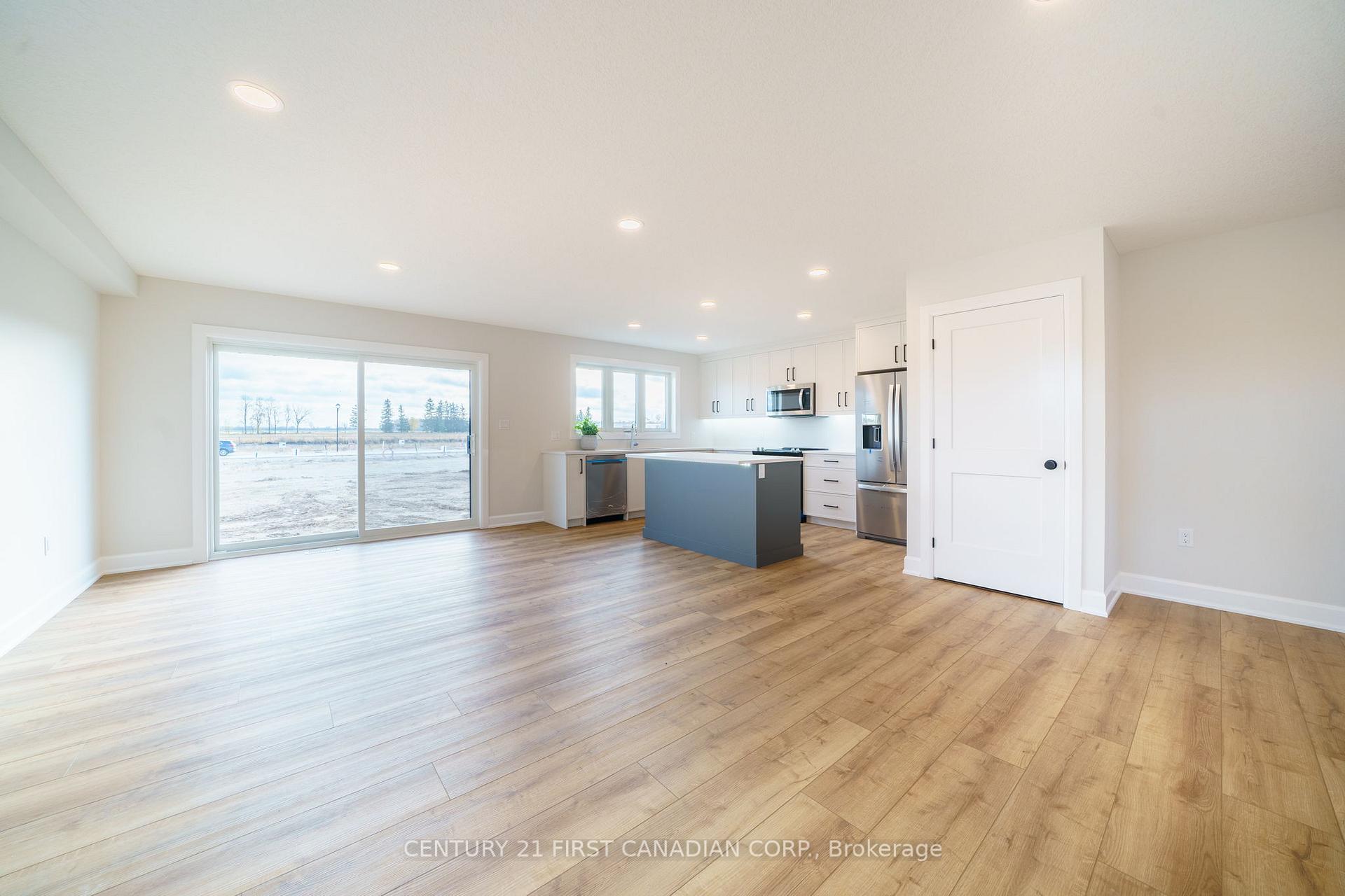 Photo 4 of 27 Postma Crescent, North Middlesex, Alisa Craig — HOMEH