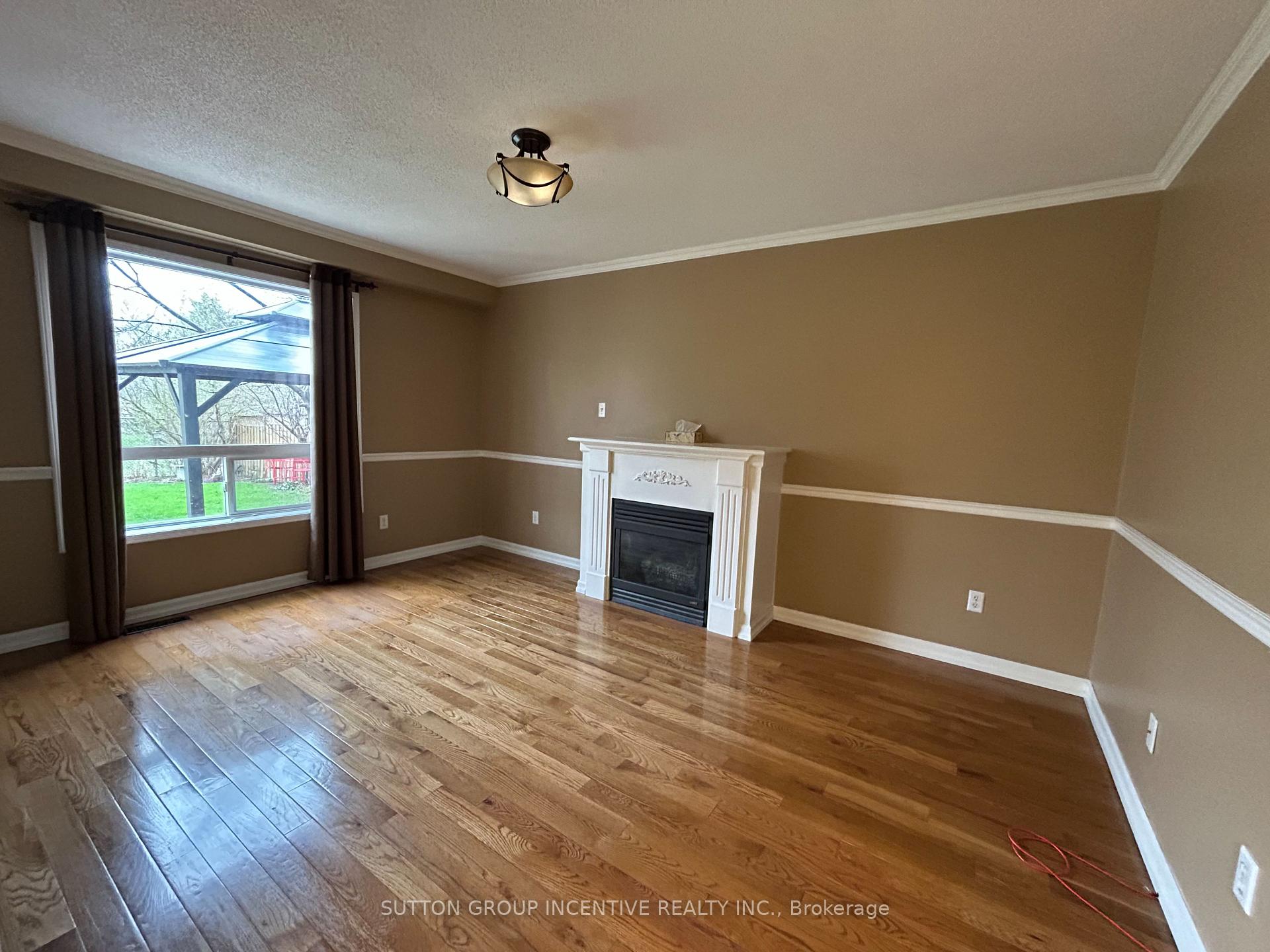 Photo 3 of 10 Wright Street, New Tecumseth, Beeton — HOMEH
