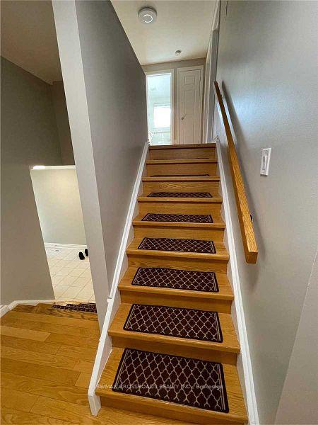 Photo 6 of 46 Carlton Road, Markham, Unionville — HOMEH