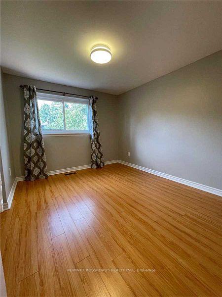 Photo 7 of 46 Carlton Road, Markham, Unionville — HOMEH