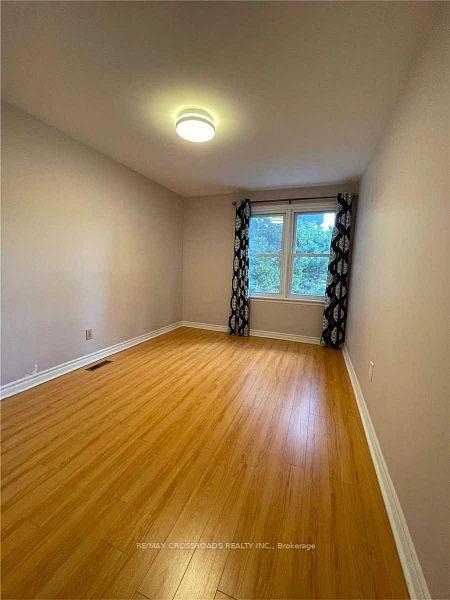 Photo 10 of 46 Carlton Road, Markham, Unionville — HOMEH
