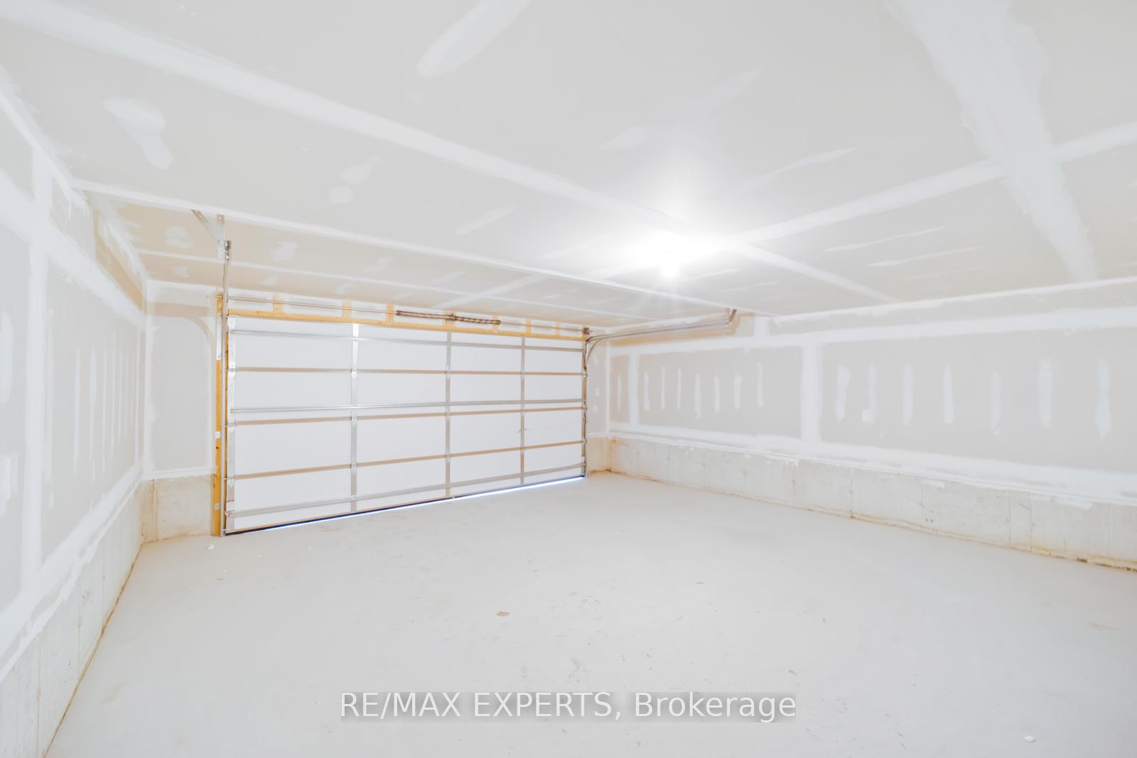 Photo 29 of 793 Conlin Road E, Oshawa, Samac — HOMEH