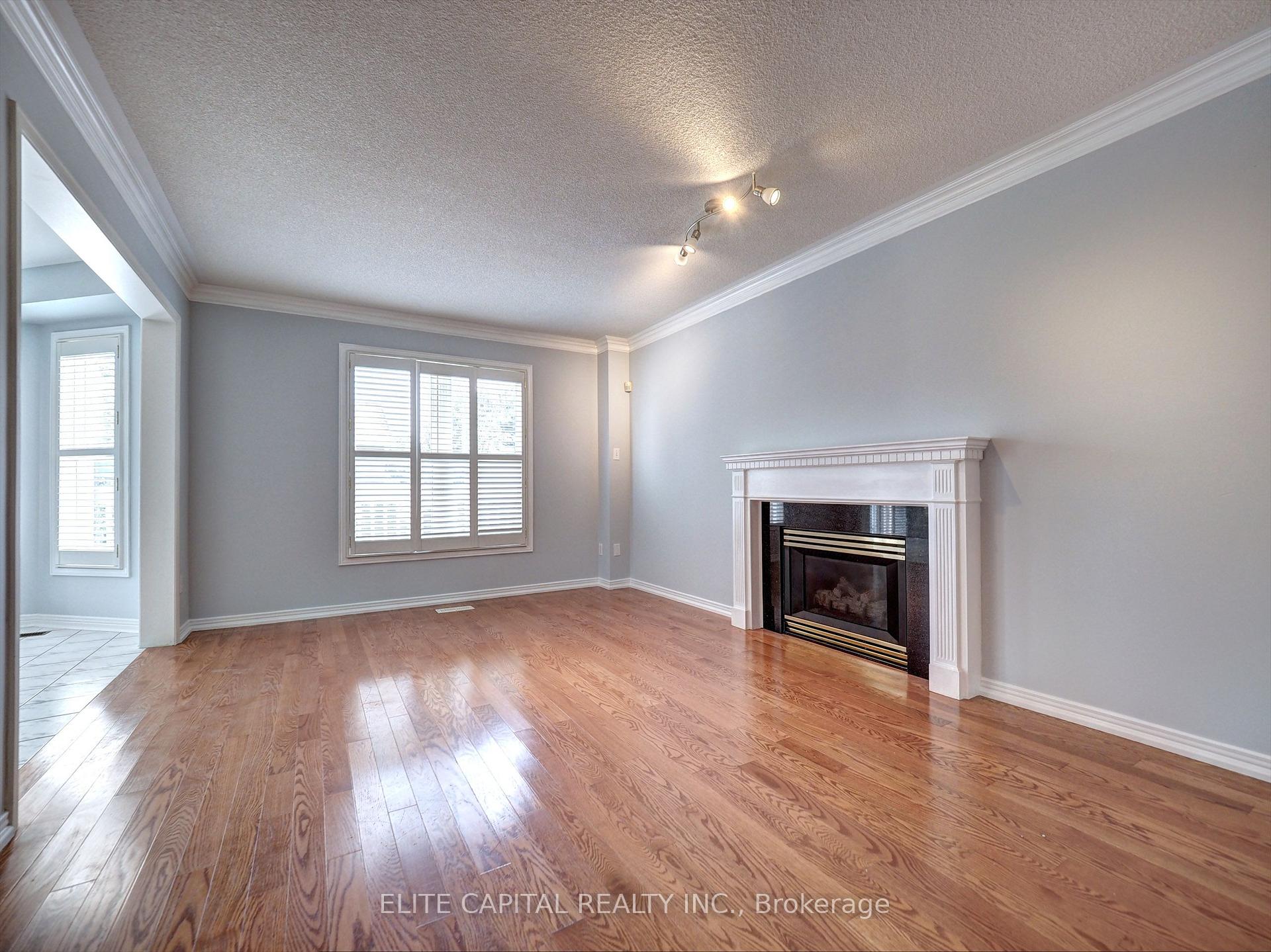 Photo 4 of 95 Paddock Lane, Markham, Markville — HOMEH