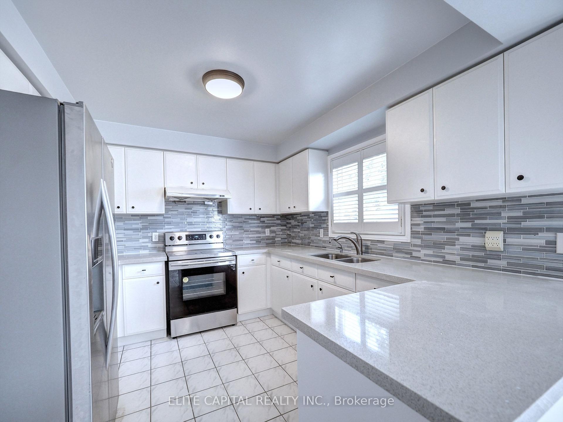 Photo 6 of 95 Paddock Lane, Markham, Markville — HOMEH