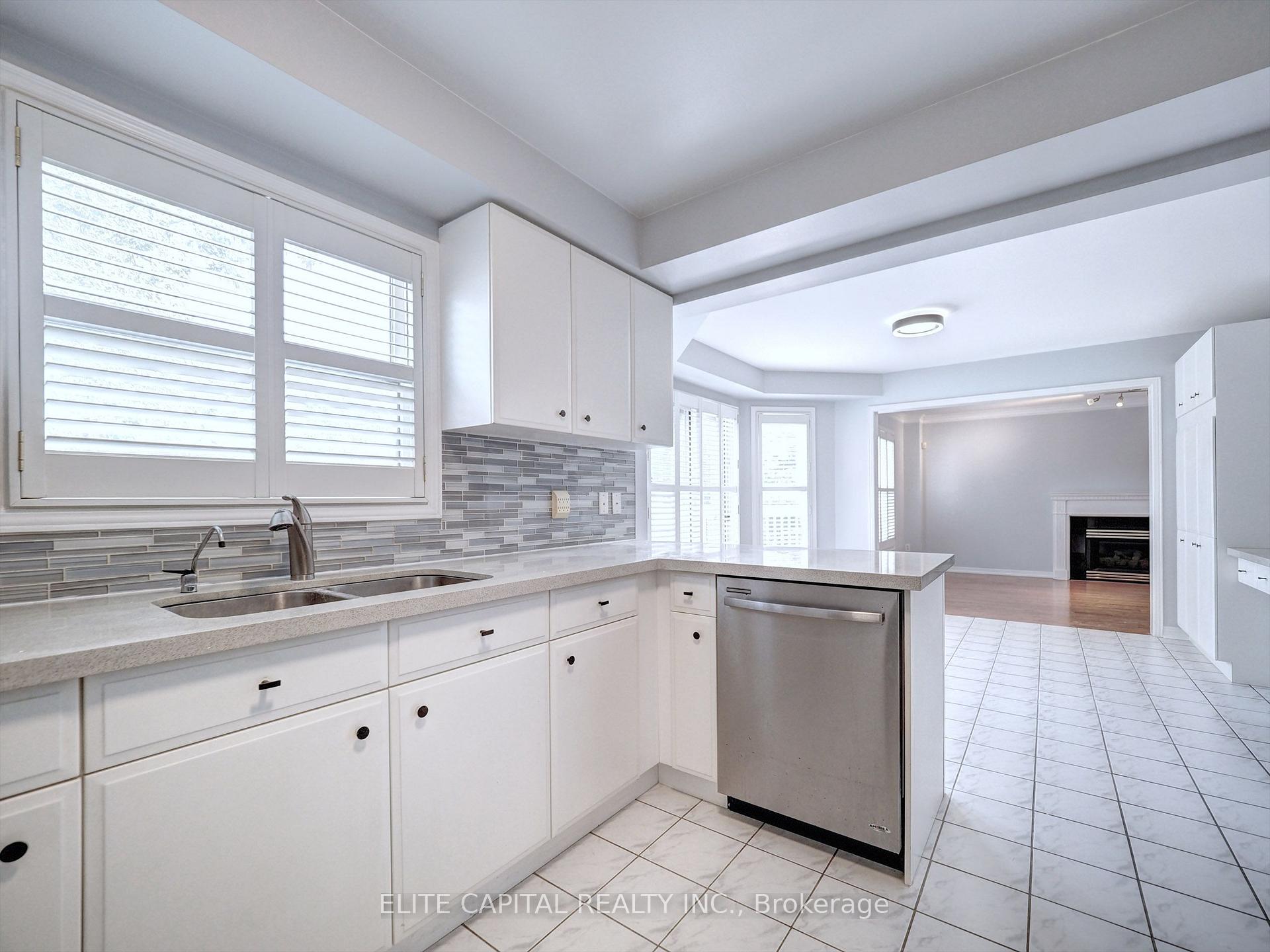 Photo 7 of 95 Paddock Lane, Markham, Markville — HOMEH
