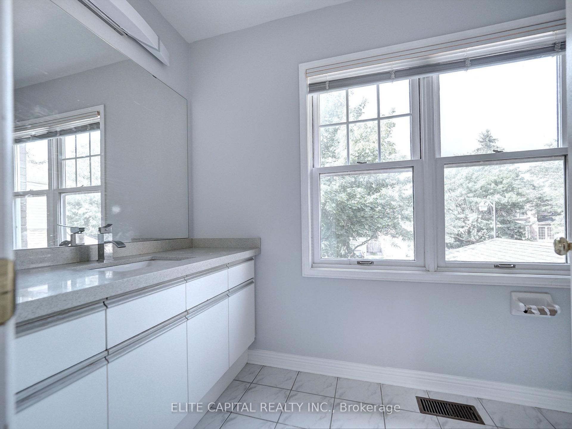Photo 14 of 95 Paddock Lane, Markham, Markville — HOMEH