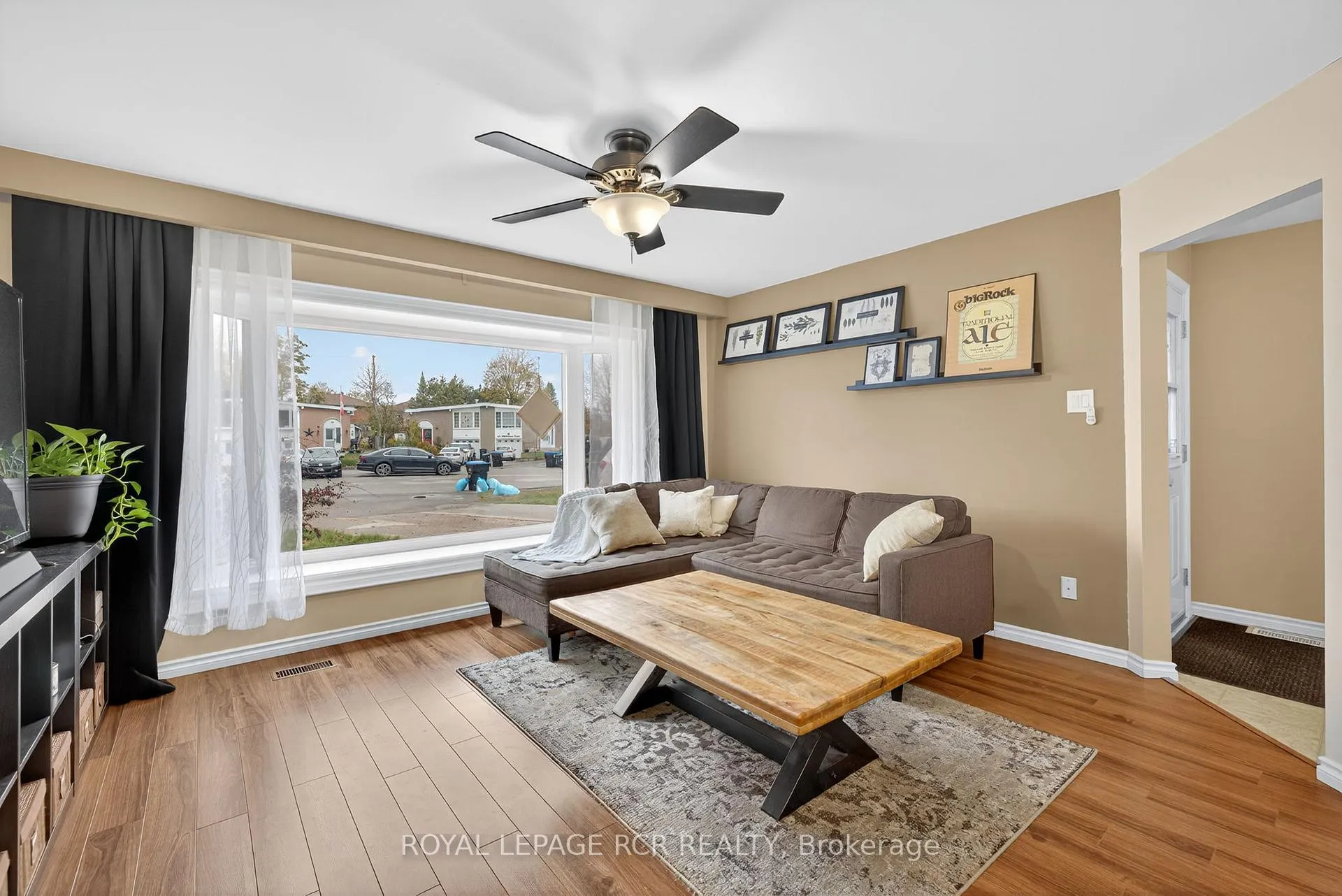Photo 6 of 19 Alphonsus Court, New Tecumseth, Tottenham — HOMEH