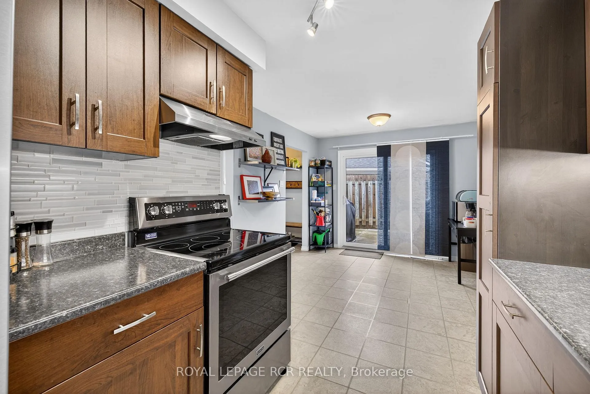 Photo 14 of 19 Alphonsus Court, New Tecumseth, Tottenham — HOMEH
