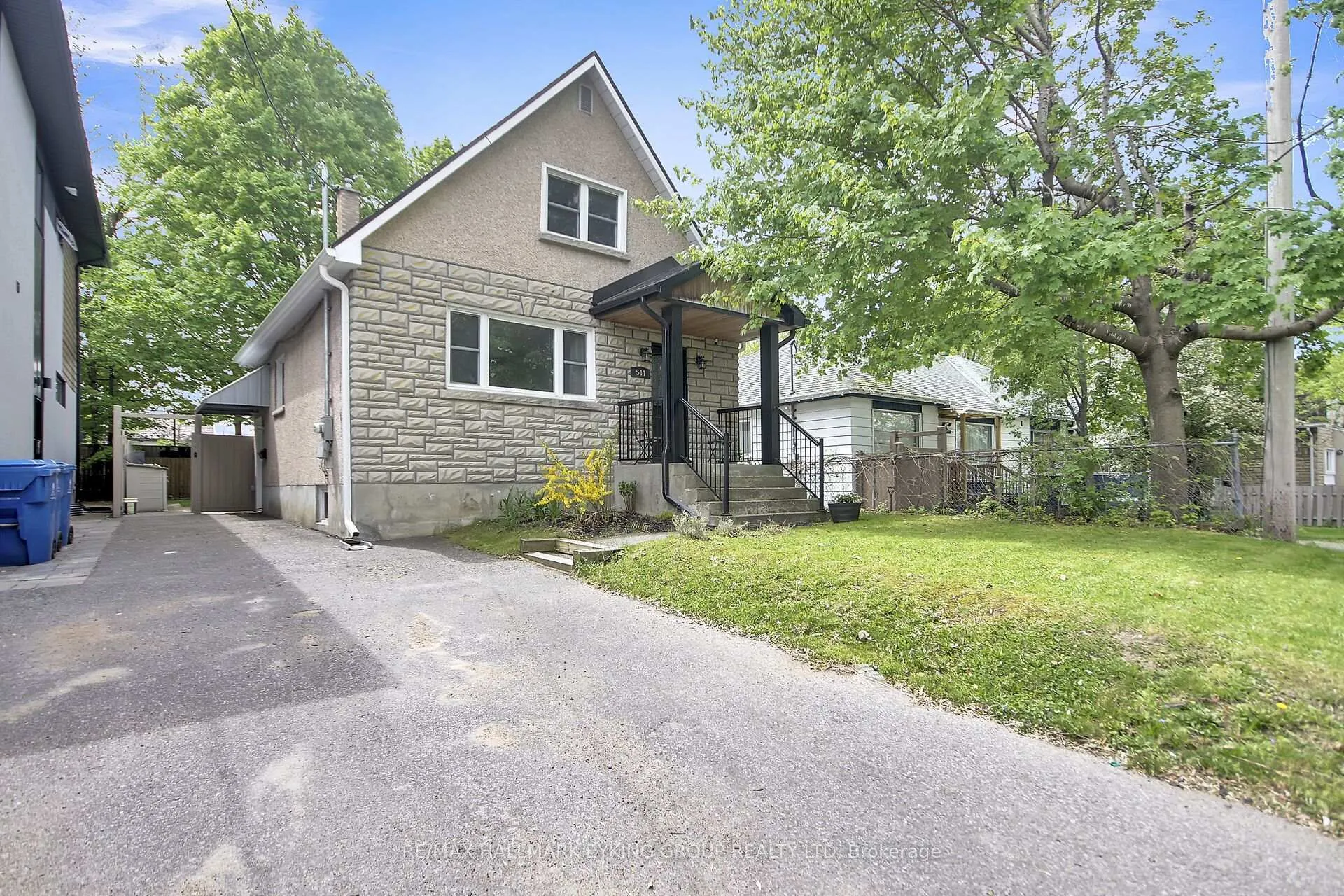 Photo 3 of 544 Guy Street, Ottawa, Castle Heights/Rideau High — HOMEH
