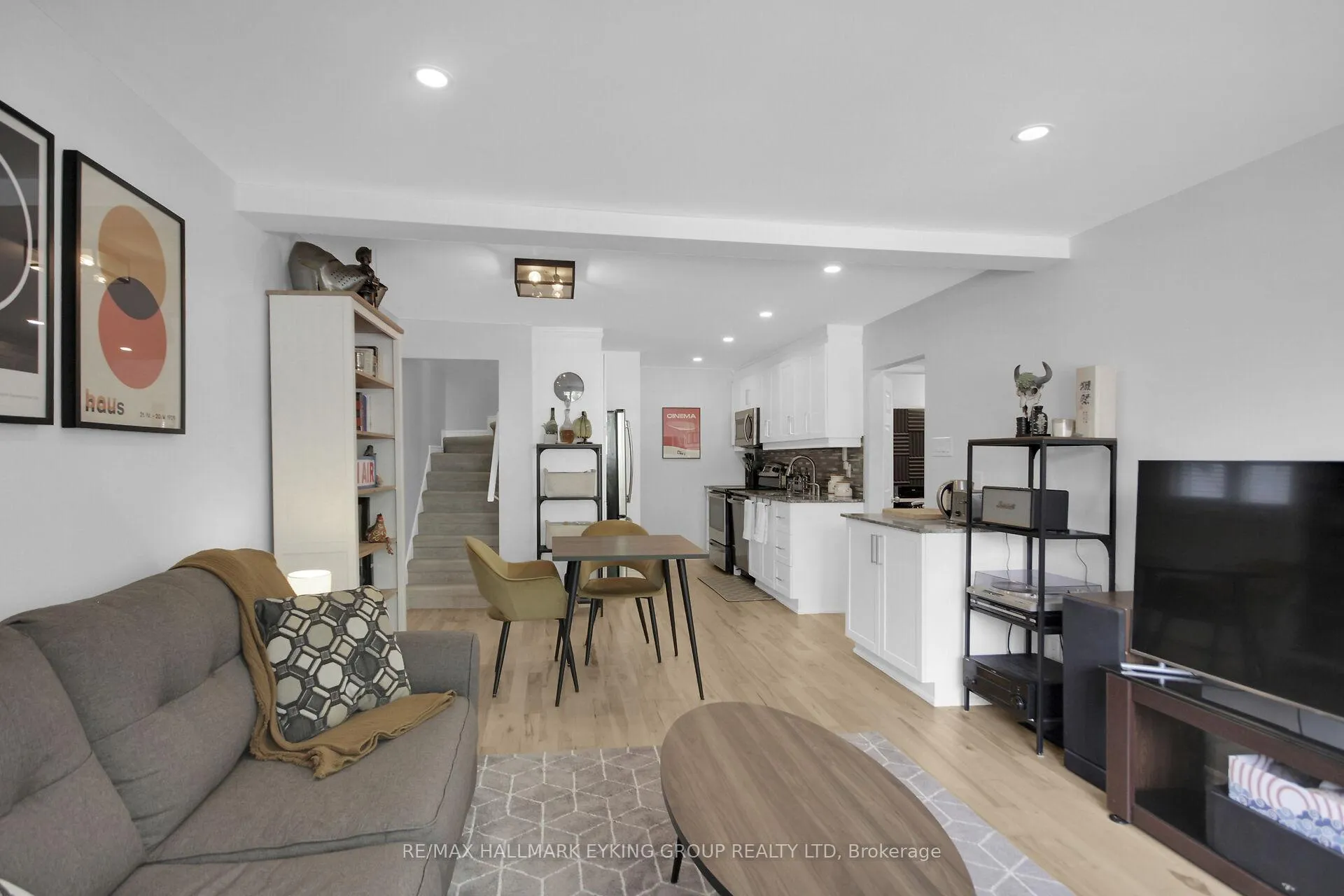 Photo 10 of 544 Guy Street, Ottawa, Castle Heights/Rideau High — HOMEH