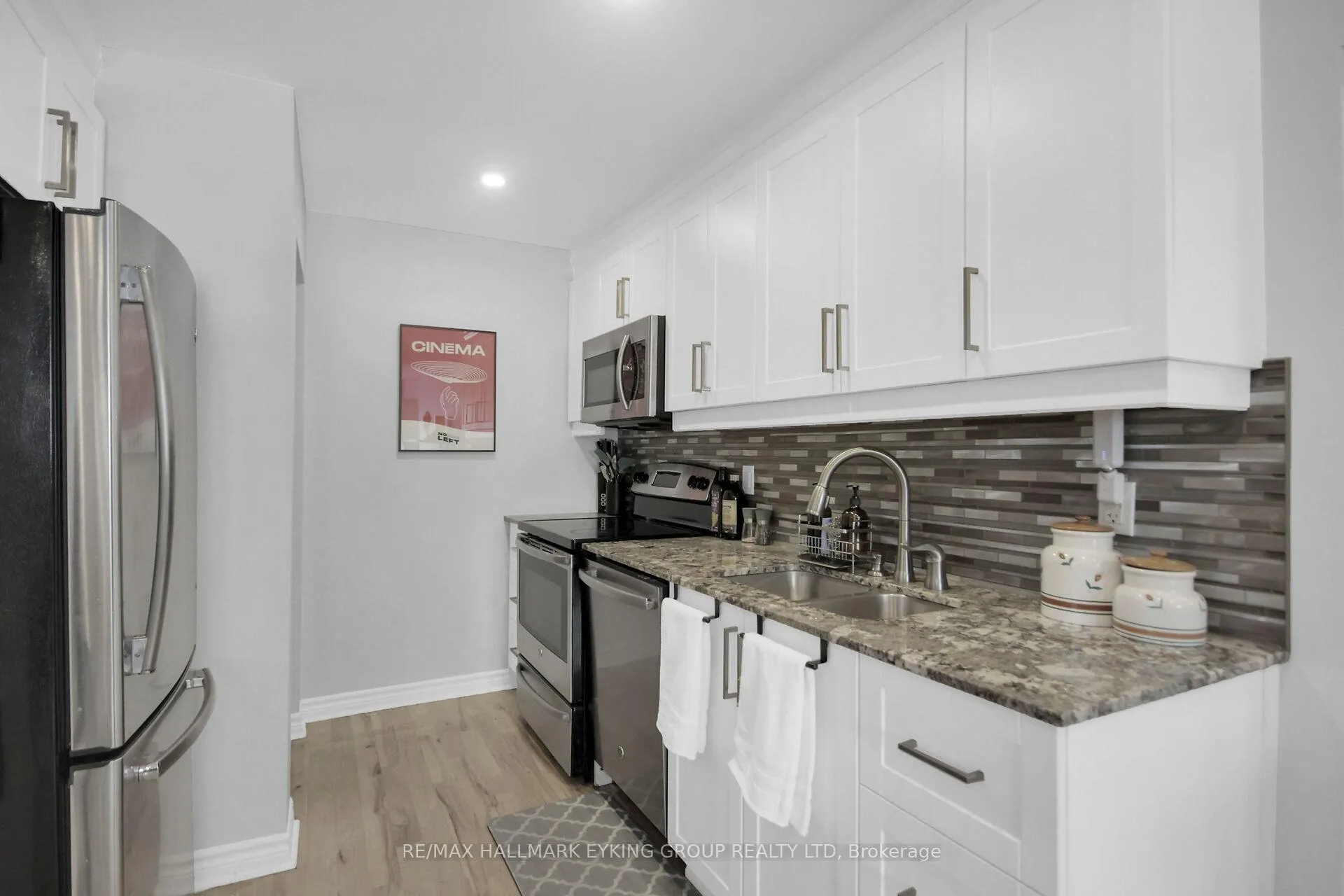 Photo 17 of 544 Guy Street, Ottawa, Castle Heights/Rideau High — HOMEH