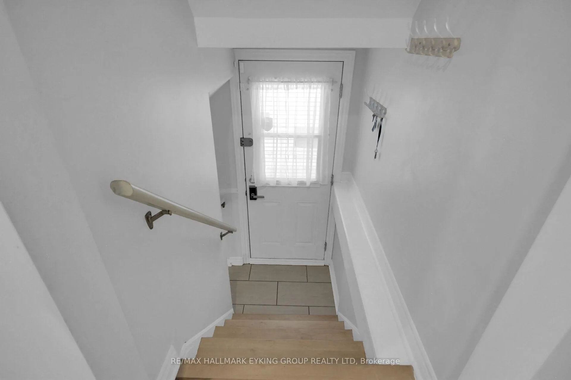Photo 34 of 544 Guy Street, Ottawa, Castle Heights/Rideau High — HOMEH