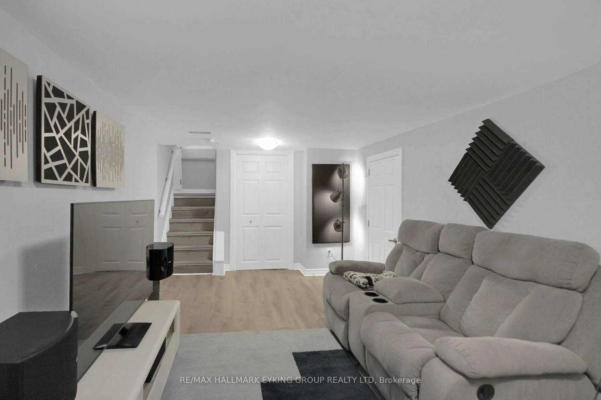 Photo 37 of 544 Guy Street, Ottawa, Castle Heights/Rideau High — HOMEH