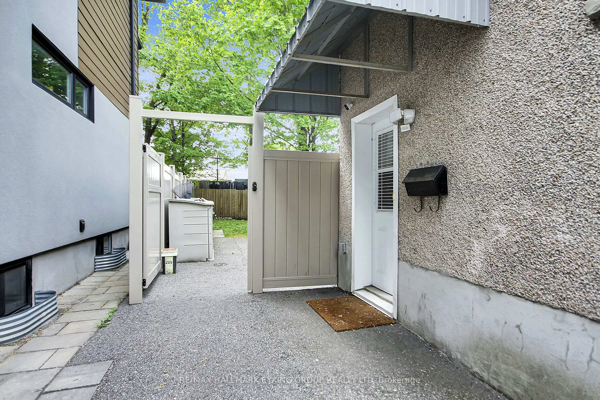 Photo 40 of 544 Guy Street, Ottawa, Castle Heights/Rideau High — HOMEH