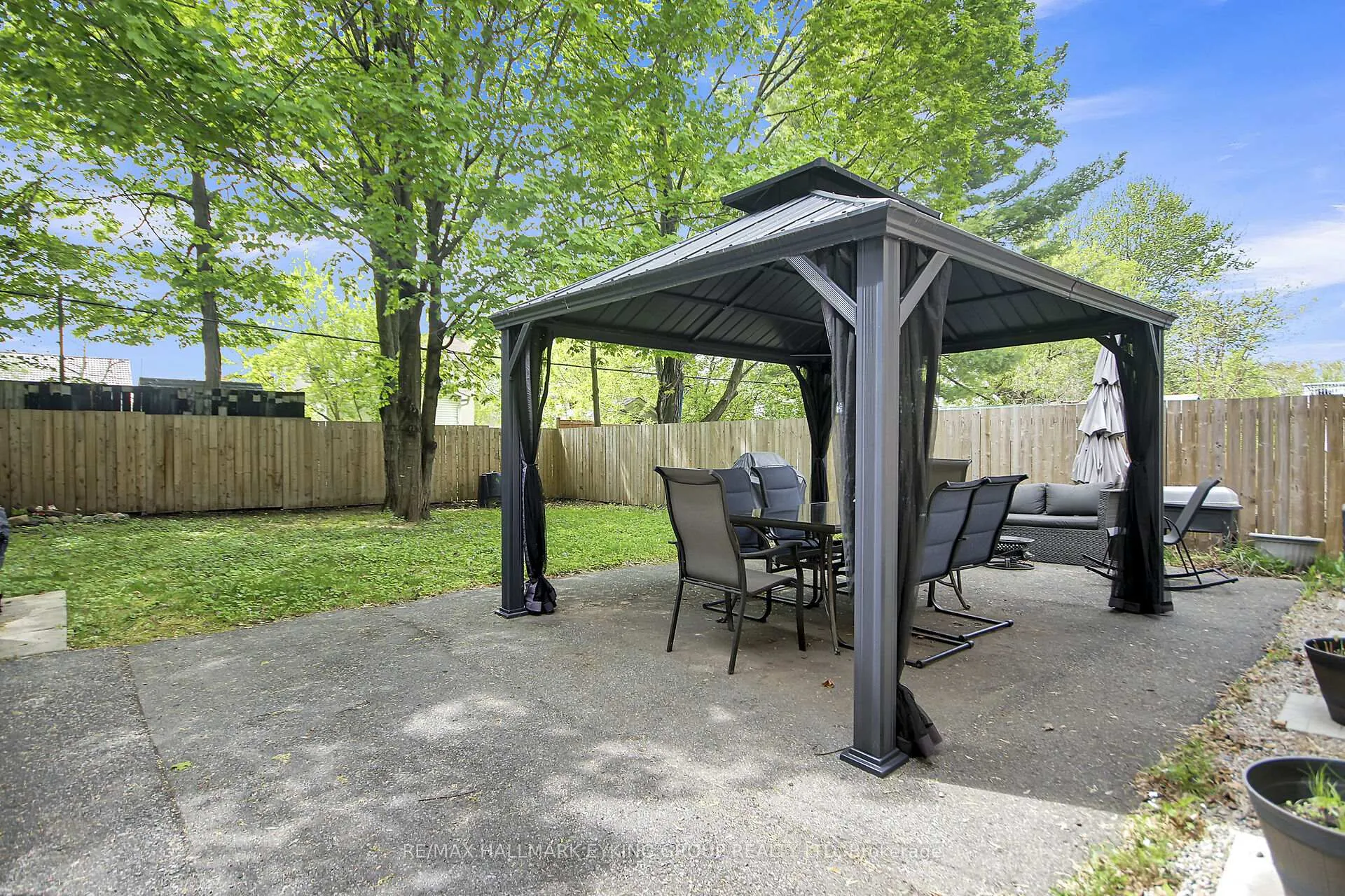 Photo 41 of 544 Guy Street, Ottawa, Castle Heights/Rideau High — HOMEH