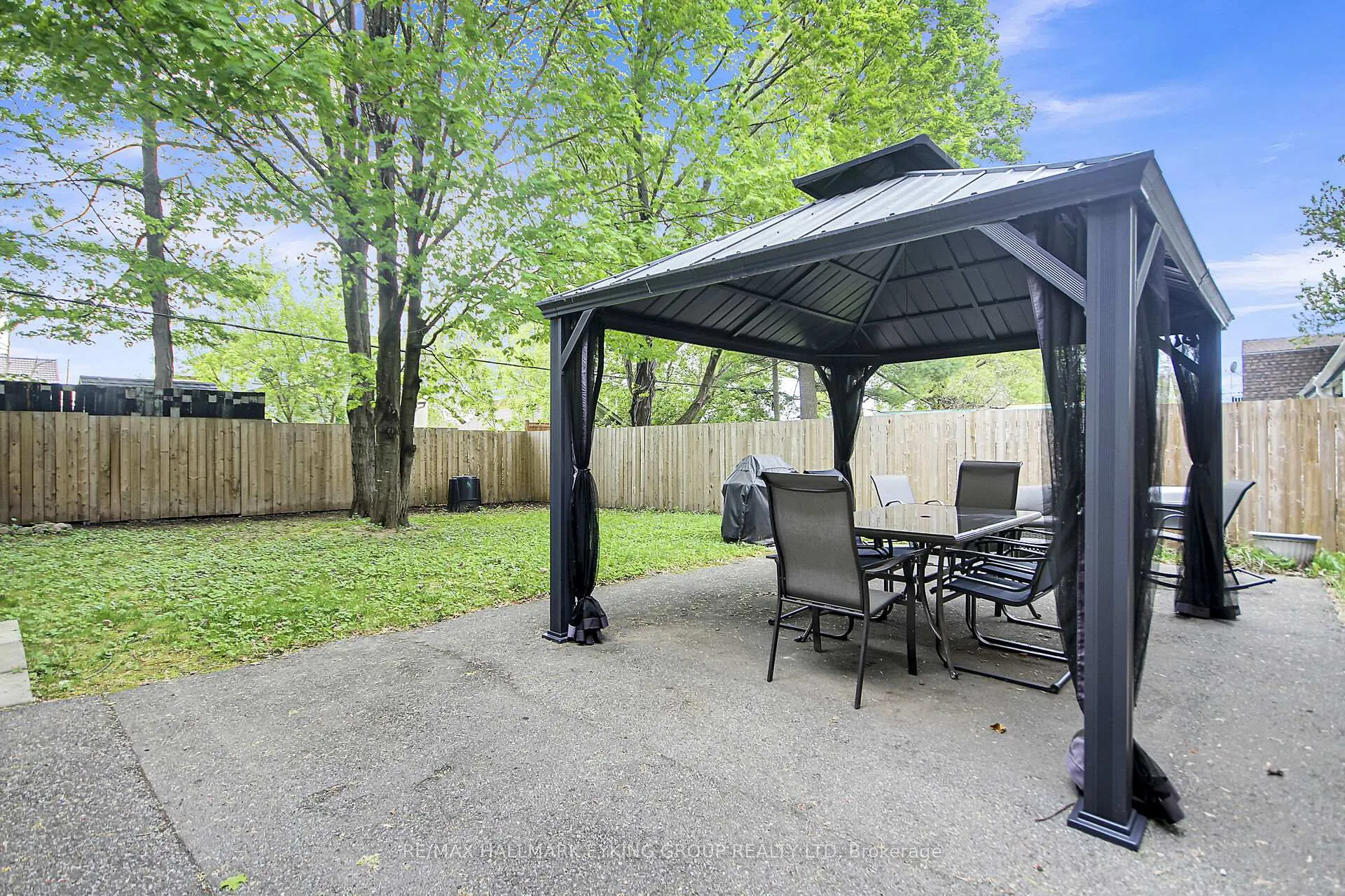 Photo 42 of 544 Guy Street, Ottawa, Castle Heights/Rideau High — HOMEH
