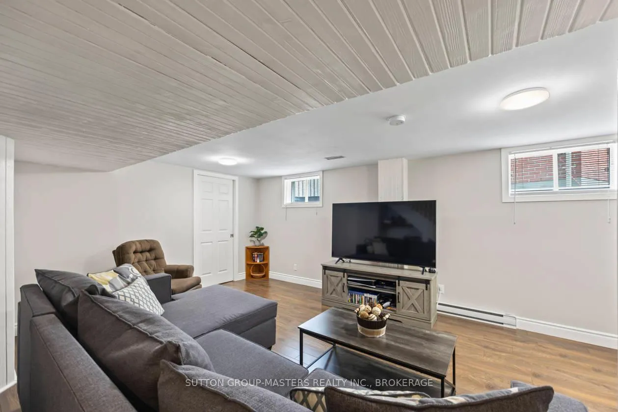 Photo 33 of 892 Walker Court, Kingston, East Gardiners Rd — HOMEH
