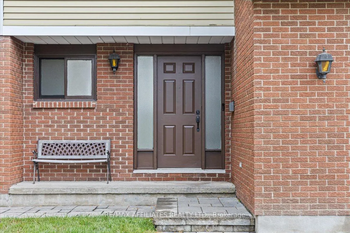 Photo 2 of 1093 St Lucia Place, Ottawa, Convent Glen North — HOMEH