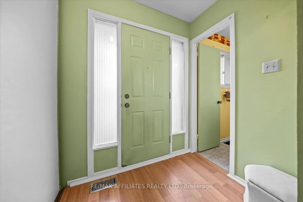 Photo 3 of 1093 St Lucia Place, Ottawa, Convent Glen North — HOMEH
