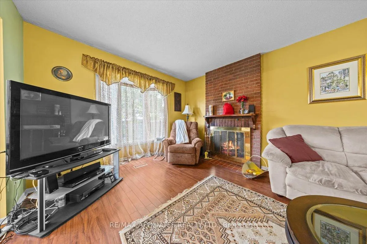 Photo 10 of 1093 St Lucia Place, Ottawa, Convent Glen North — HOMEH